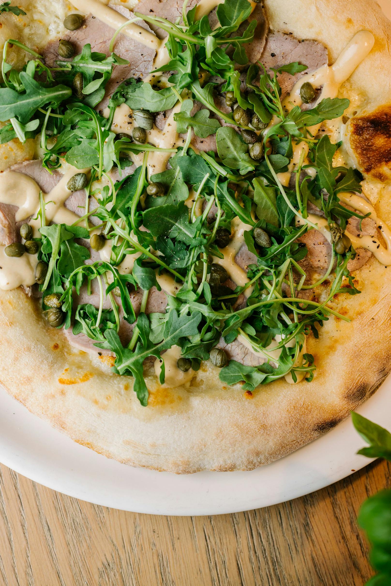 ... dürfen sich Fans der italienischen Küche nun auch auf eine Pizza Vitello Tonnato freuen.
