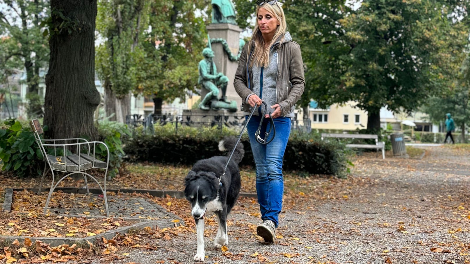 Elisabeth Rainer mit Hund Chester