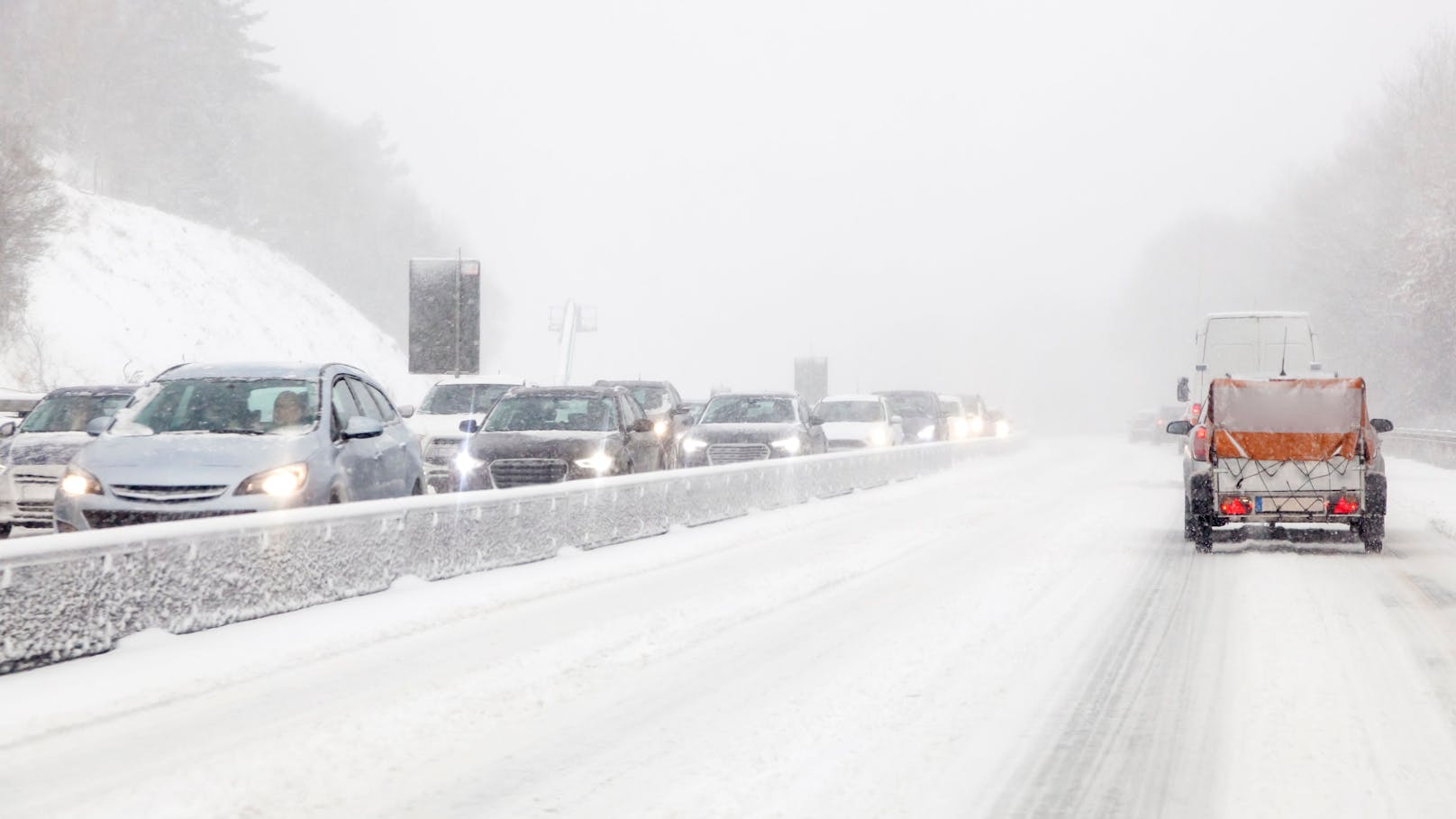 Experte warnt – Schnee kommt auch auf die Autobahnen