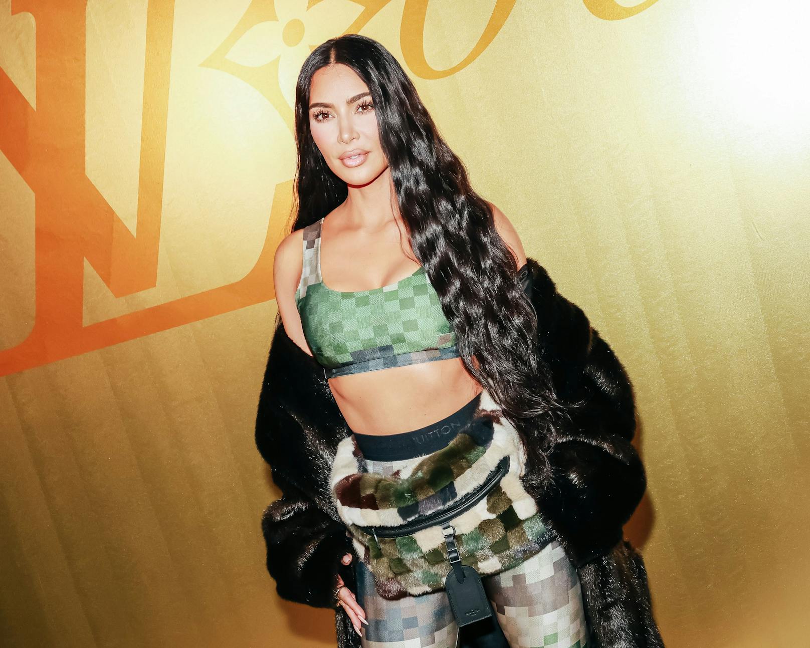 Wenn Pharrell Williams zur Fashion Show ruft, kommen auch Stars wie Kim Kardashian.