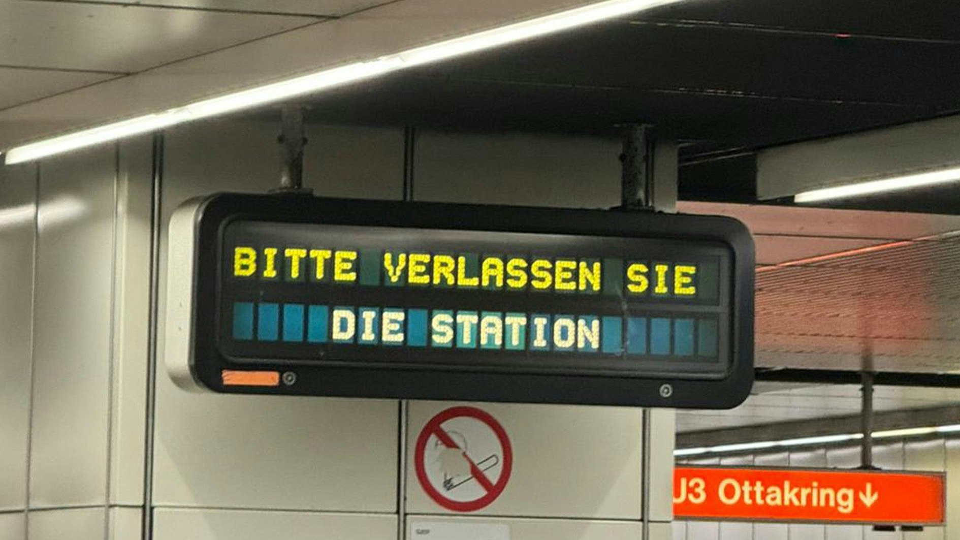 Aufgrund einer Rauchentwicklung musste die U3-Station Zieglergasse geräumt werden,