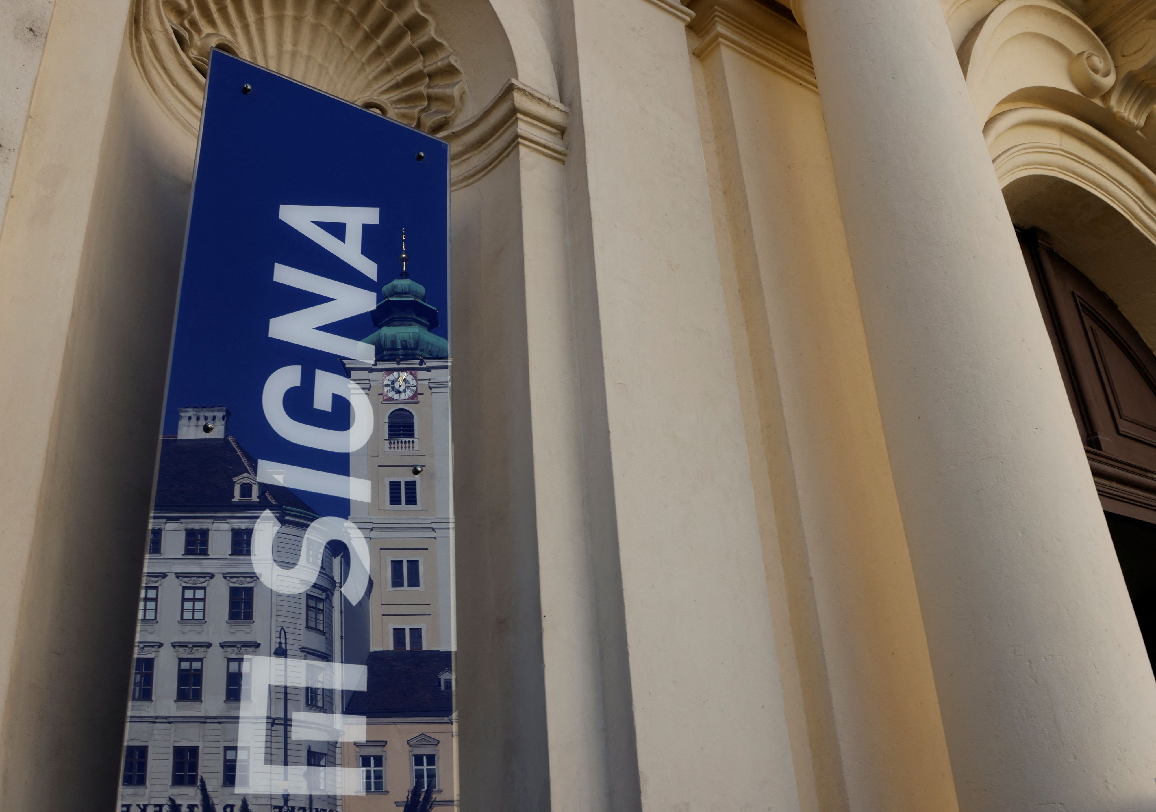 Im Signa-Headquarter in Wien wird auf Hochtouren daran gearbeitet, die Unternehmensgruppe wieder flott zu kriegen.