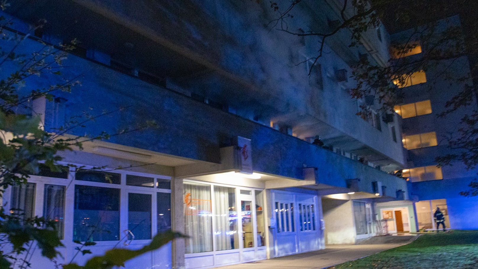 Rauchhölle! Mehrere Verletzte bei Wohnungsbrand in NÖ
