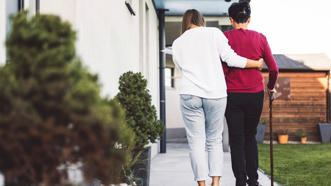 Heute.at - Pflegekräfte klagen Sozialminister Rauch