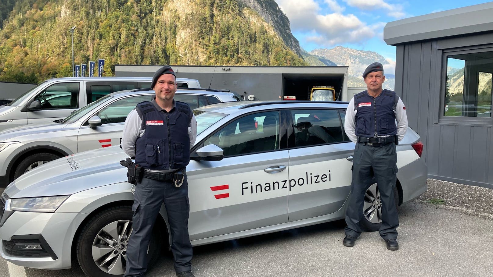 Finanzpolizisten retten 26-Jährigen Leben in Salzburg
