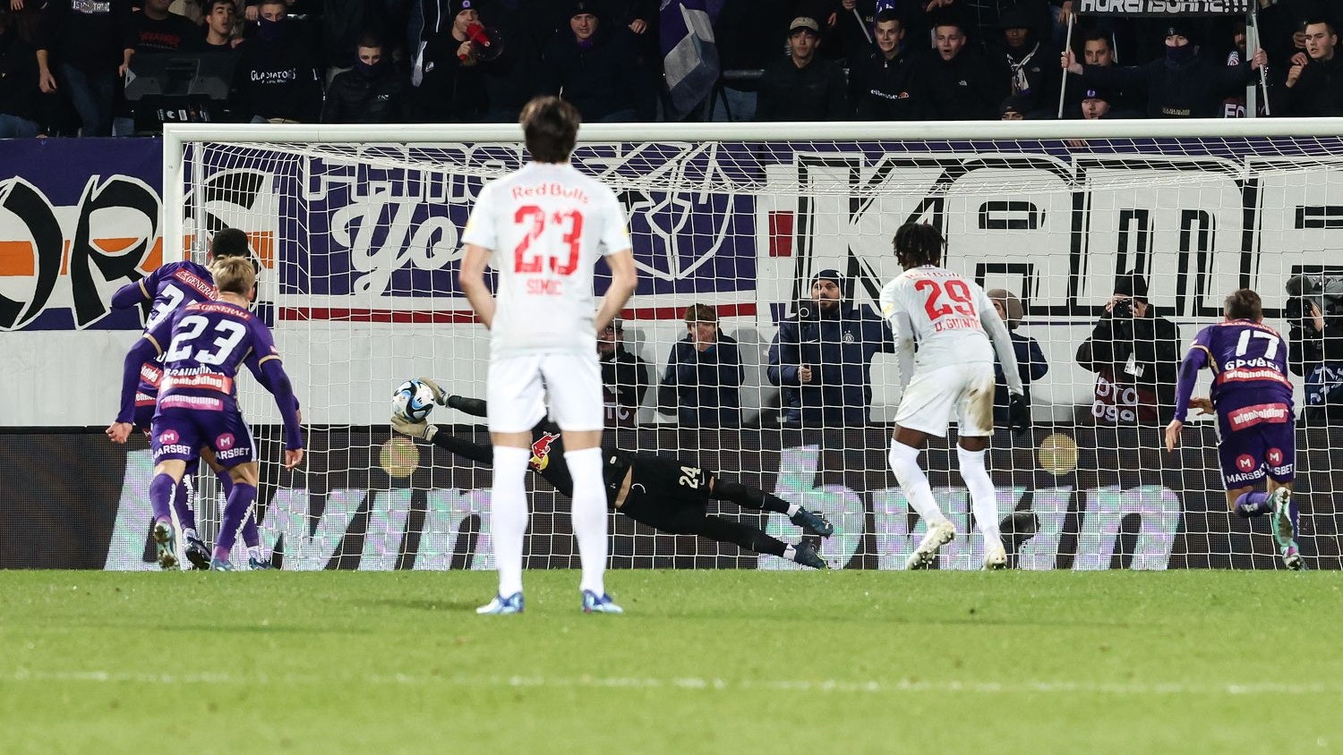 Alexander Schmidt vergibt die Siegeschance.