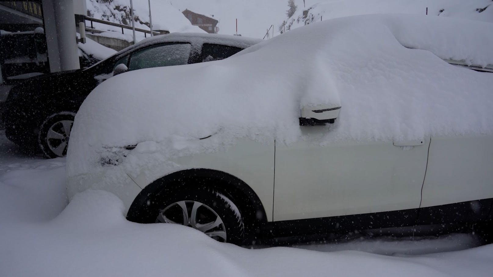 Am Arlberg (hier in St. Christoph) hat Frau Holle voll zugeschlagen.