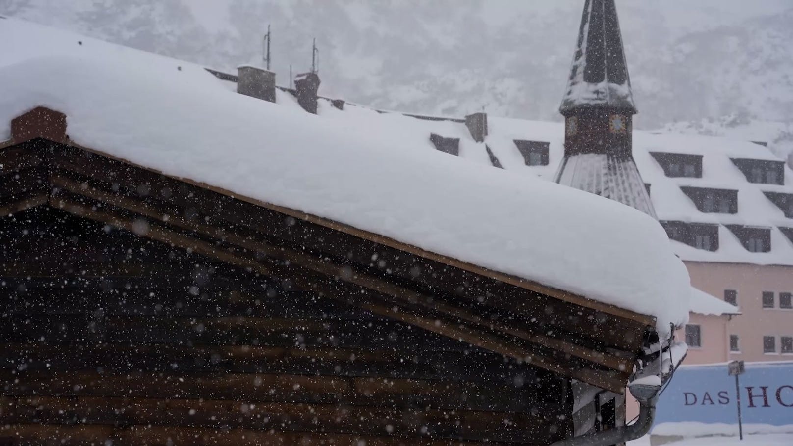 Am Arlberg (hier in St. Christoph) hat Frau Holle voll zugeschlagen.