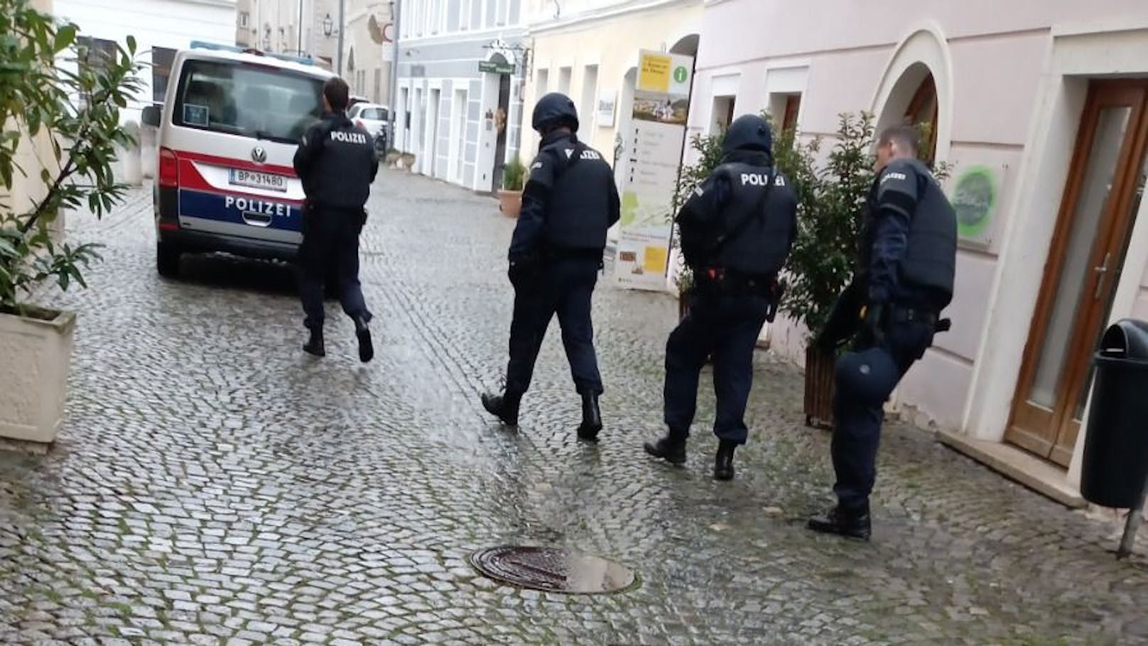 Cobra-Einsatz in Krems nach Überfall in Wohnung