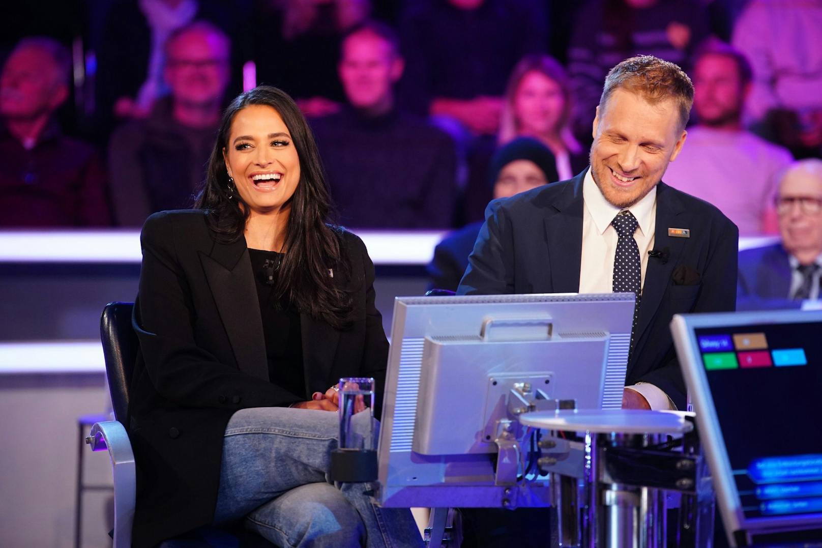 Auf den offiziellen Bildern zur RTL-Quizshow sieht man die Pochers trotz Trennung gemeinsam lachen.