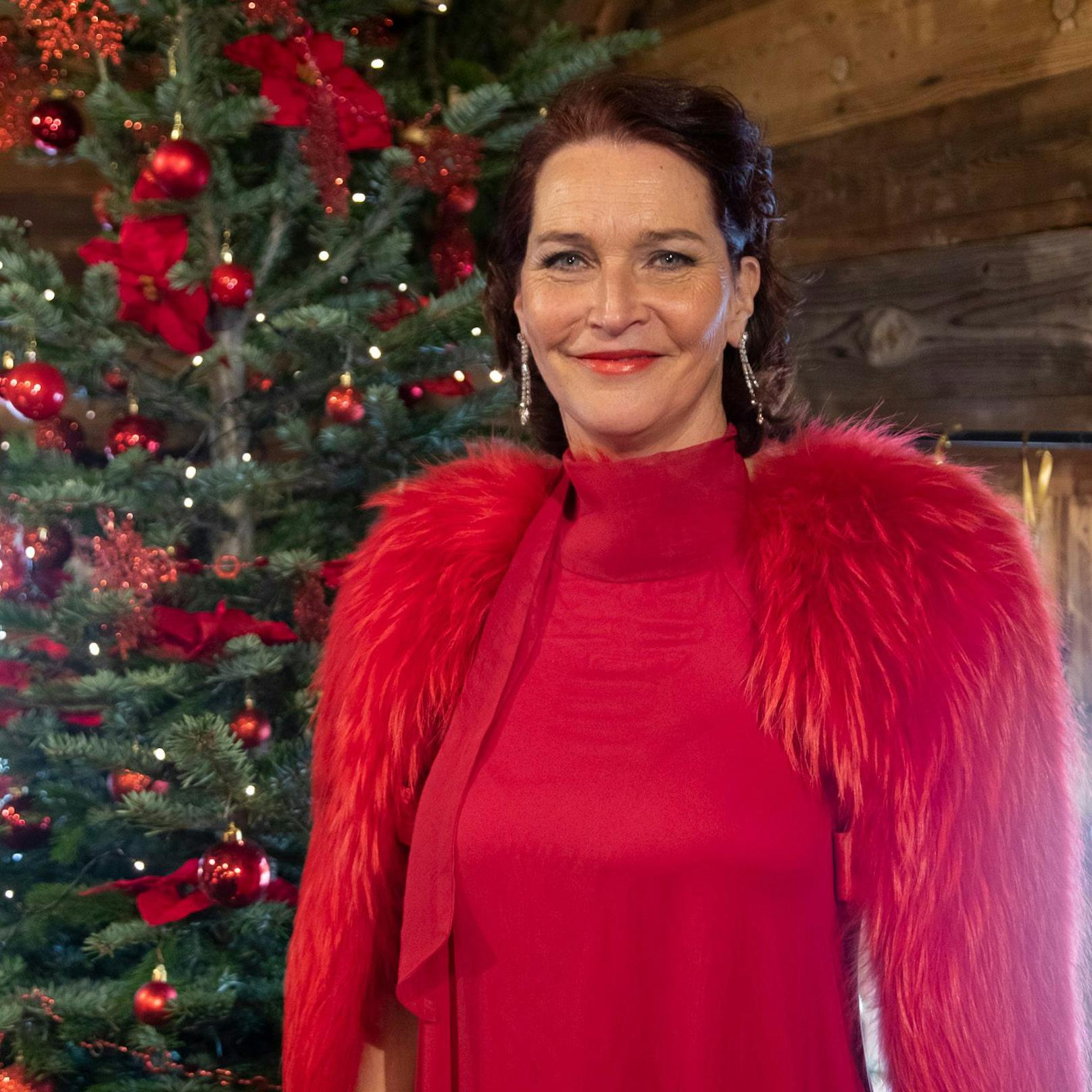 Maya Hakvoort lädt am 26. November zum Weihnachtskonzert in die Fest Stubn.