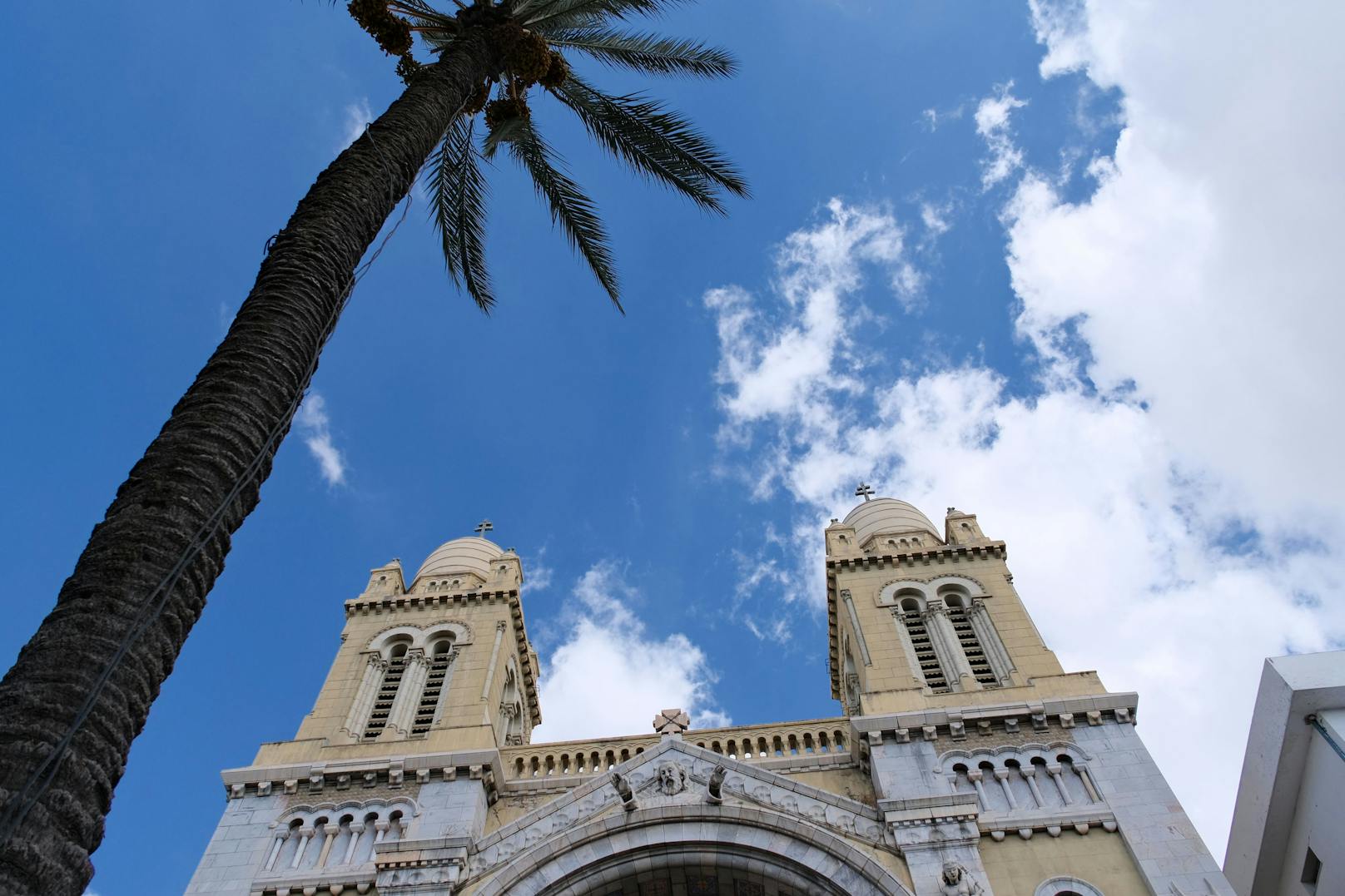 Die römisch-katholische Kathedrale Heiliger Vinzenz von Paul in der tunesischen Hauptstadt Tunis.