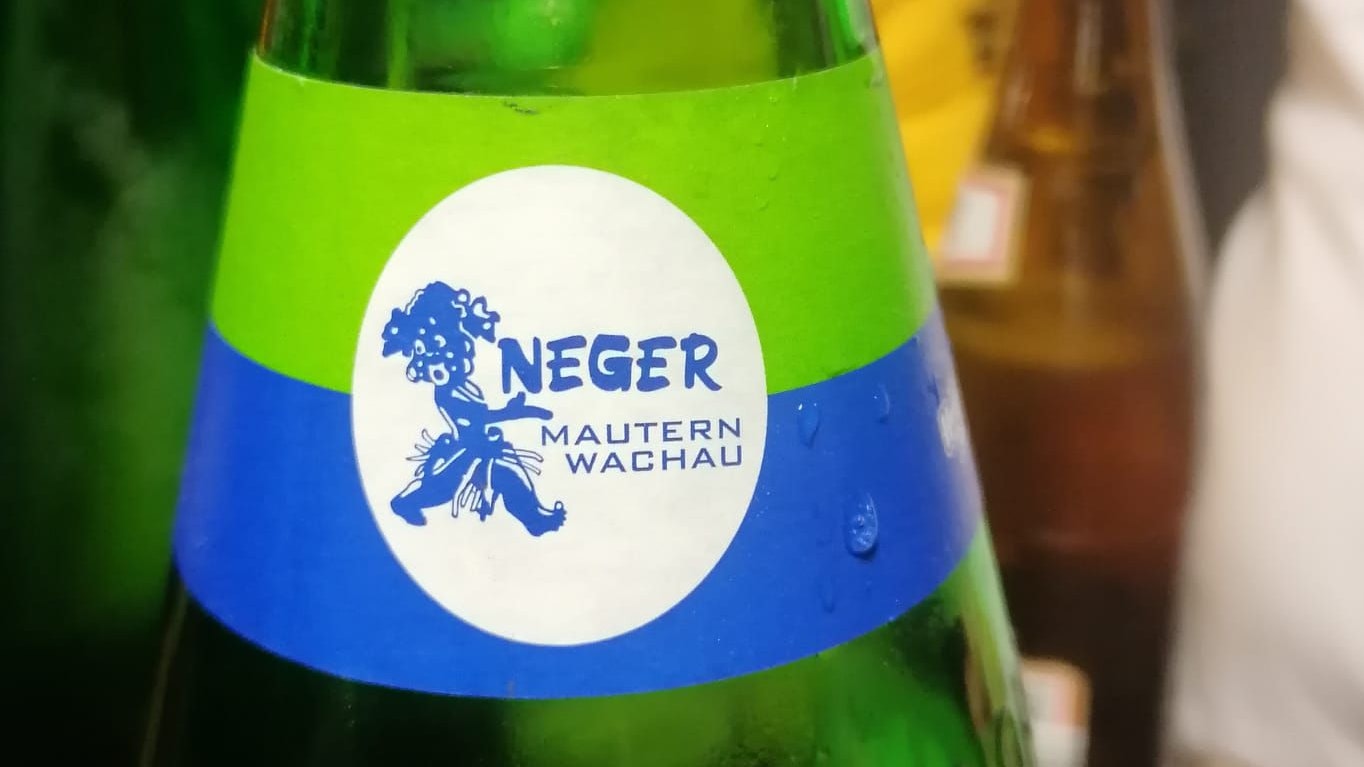 Der Buschmann ziert schon seit über 50 Jahren das "Neger-Wasser".