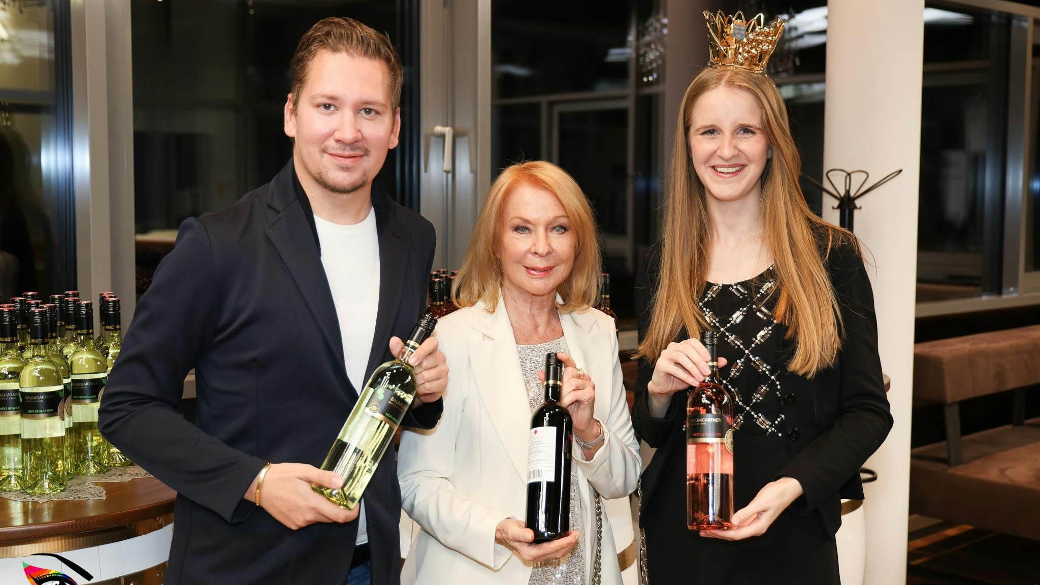 Clemens Trischler, Gerad Rogers und Katharina Baumgartner mit den Weinen