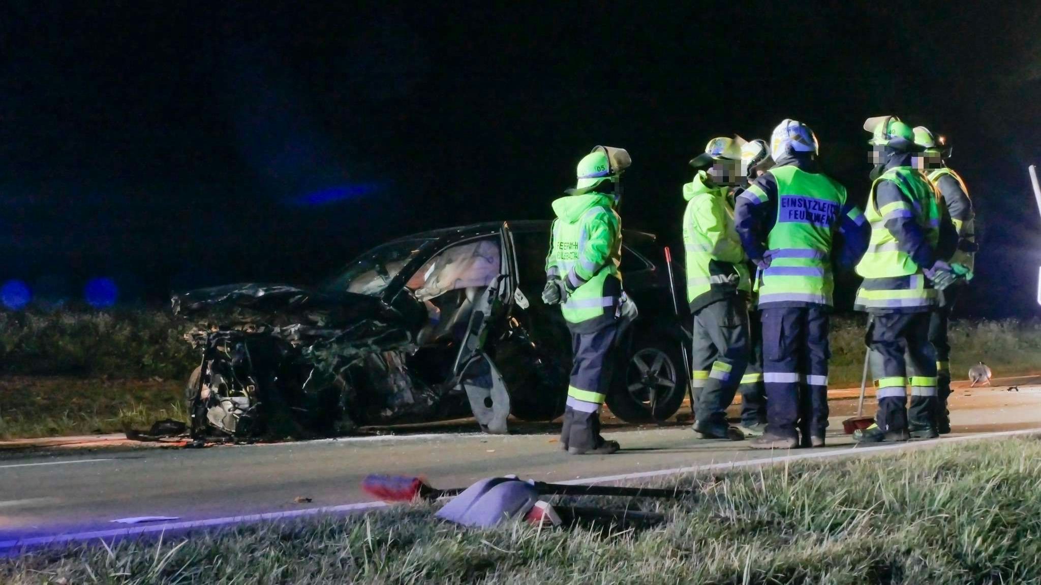 Eine Lenkerin wurde schwer und drei weitere leicht verletzt.