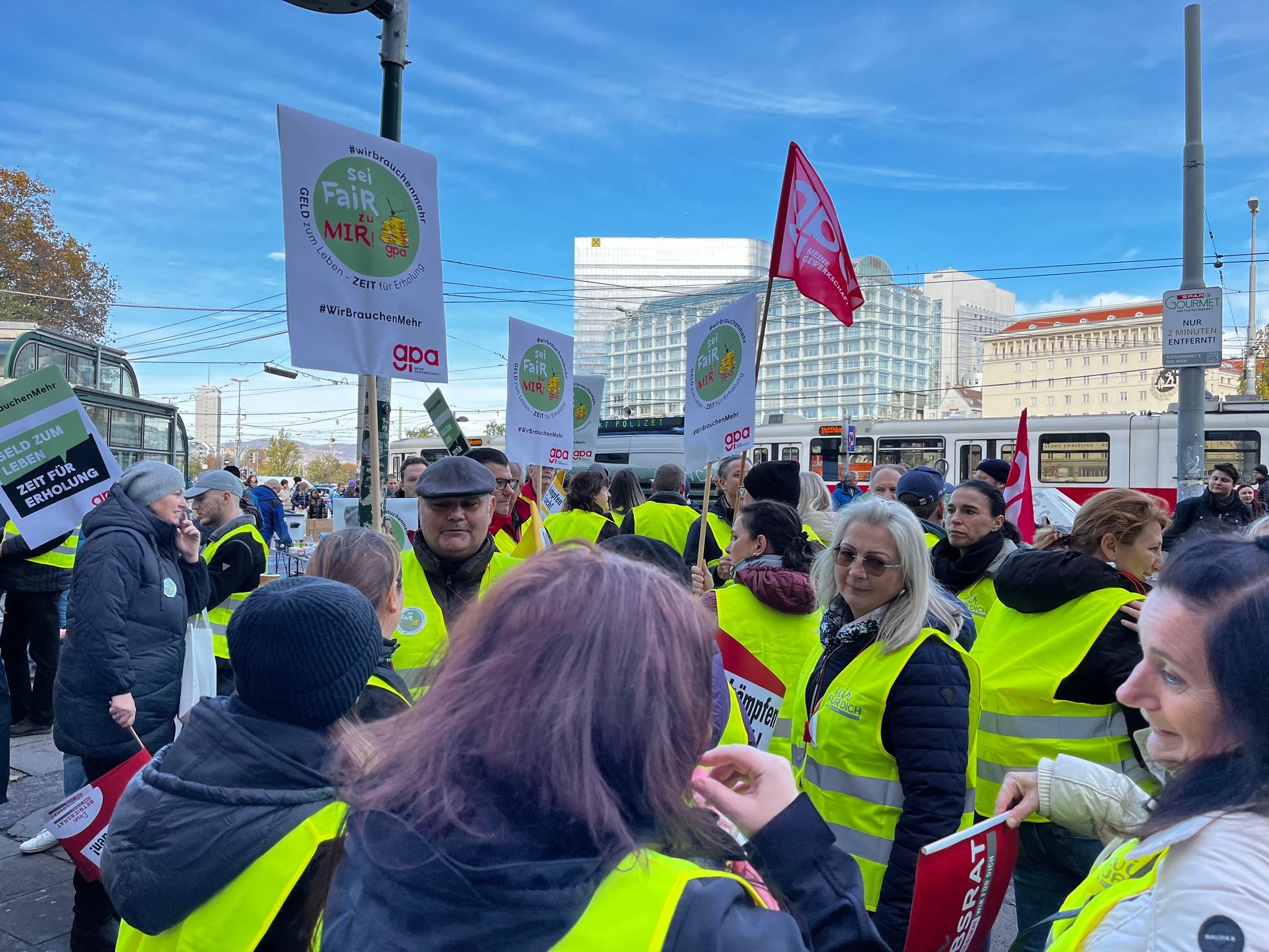 Am Dienstag demonstrierten Handelsangestellte in Wien für faire Lohnerhöhungen.