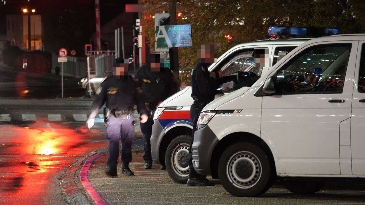 Der Insasse war aus der Justizanstalt Stein geflüchtet, Dutzende Beamte suchten ihn.