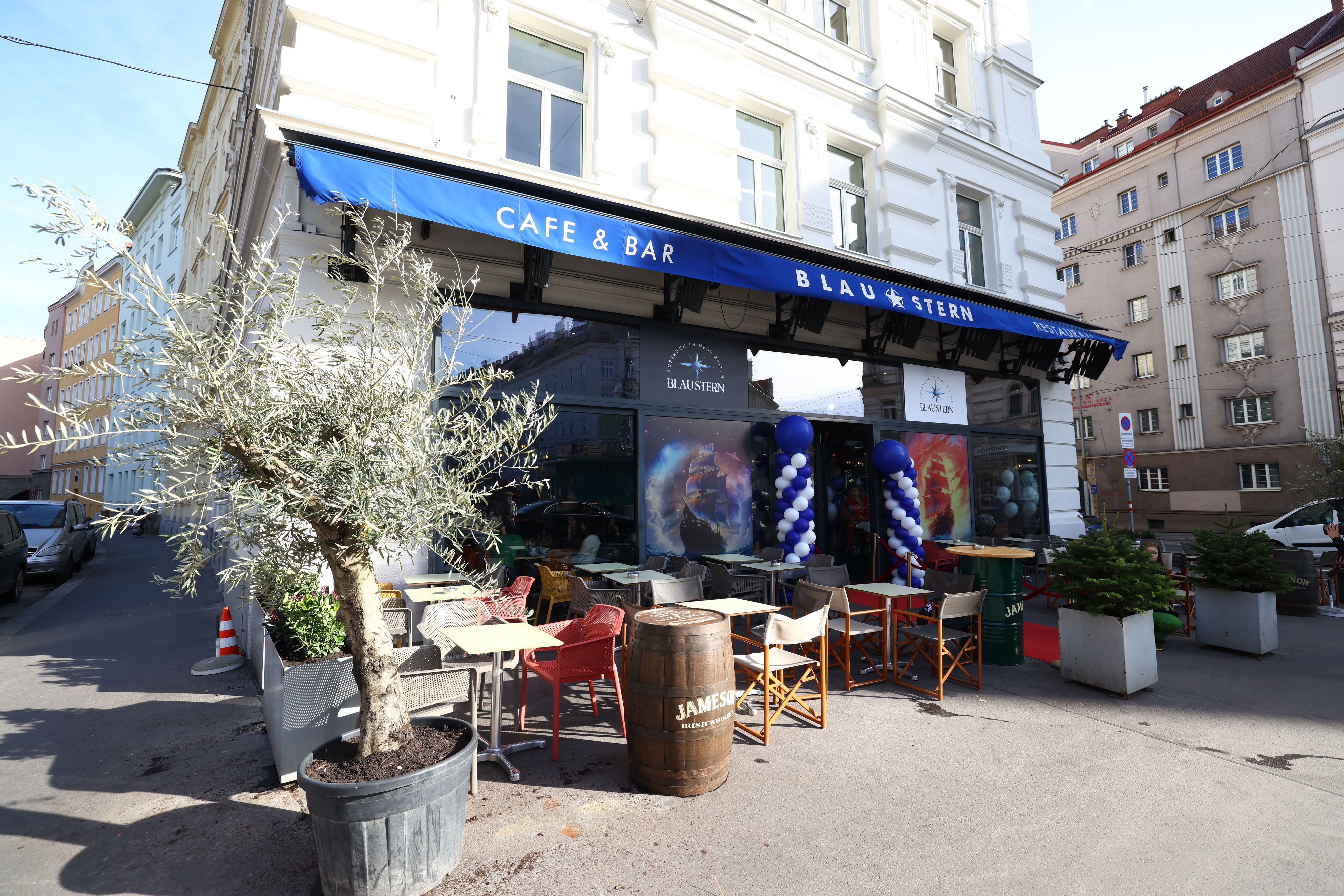 Das Blaustern in Wien-Döbling ist ein echtes Traditionshaus mit 27 Jahren Gastronomiegeschichte im Gebälk. Nun hat es wieder offen – mit völlig neuem Konzept. 