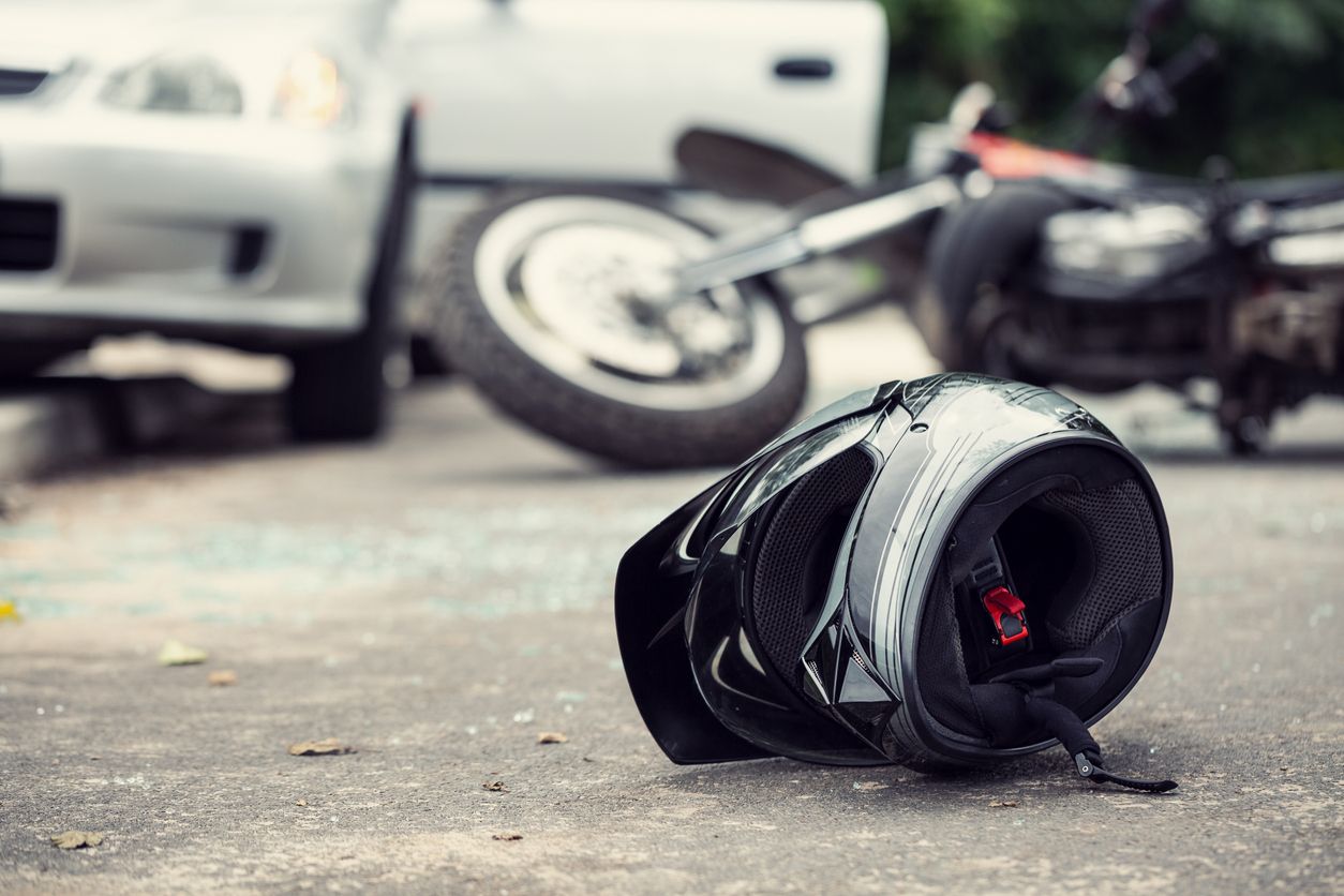 Anstatt dem Motorradfahrer zu helfen, machte die Frau ein Foto und fuhr einfach weiter. (Symbolfoto)