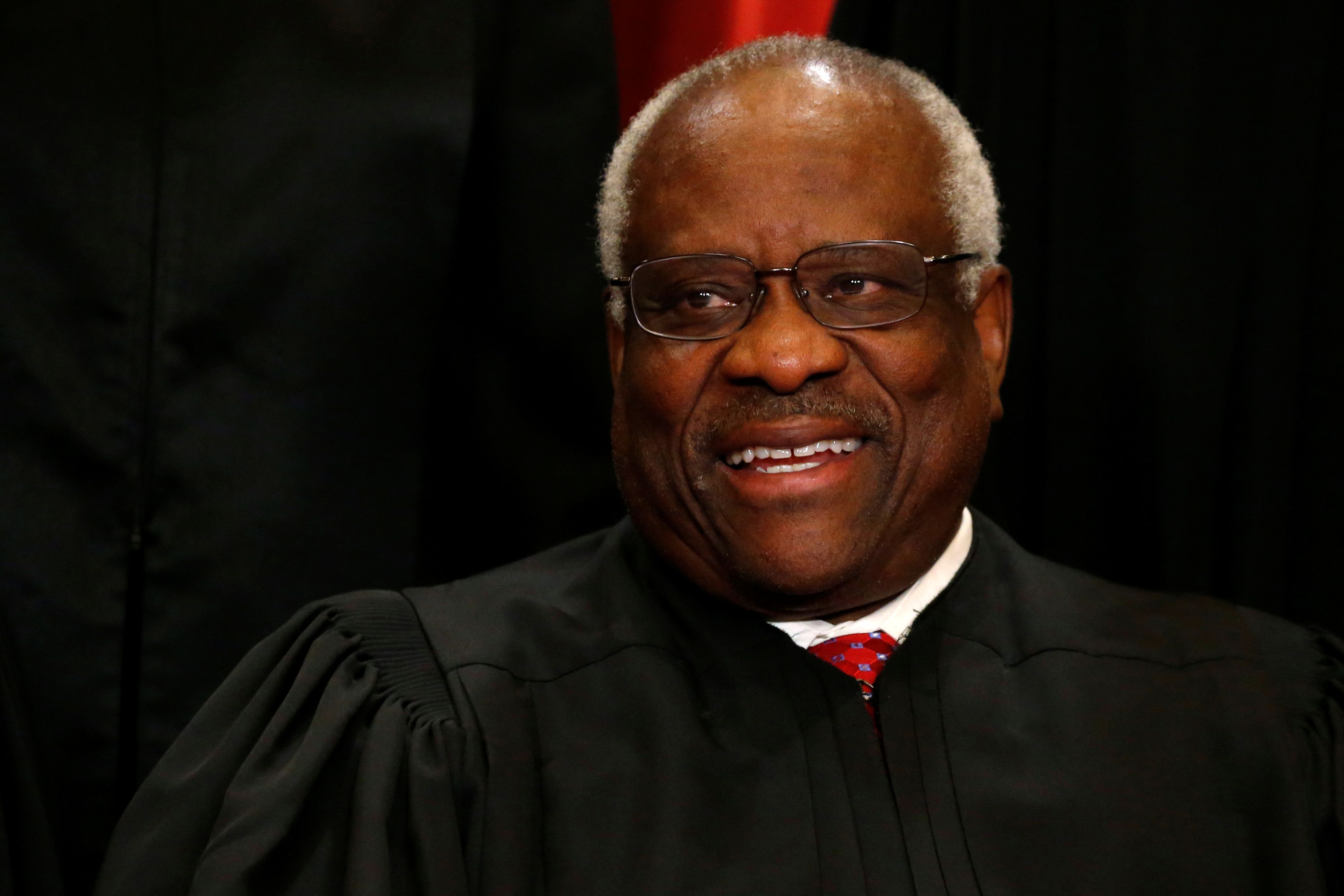 Supreme-Court-Richter Clarence Thomas hatte von einem Multimillionär teure Geschenke angenommen. Darunter unter anderem eine Reise im Privatjet.