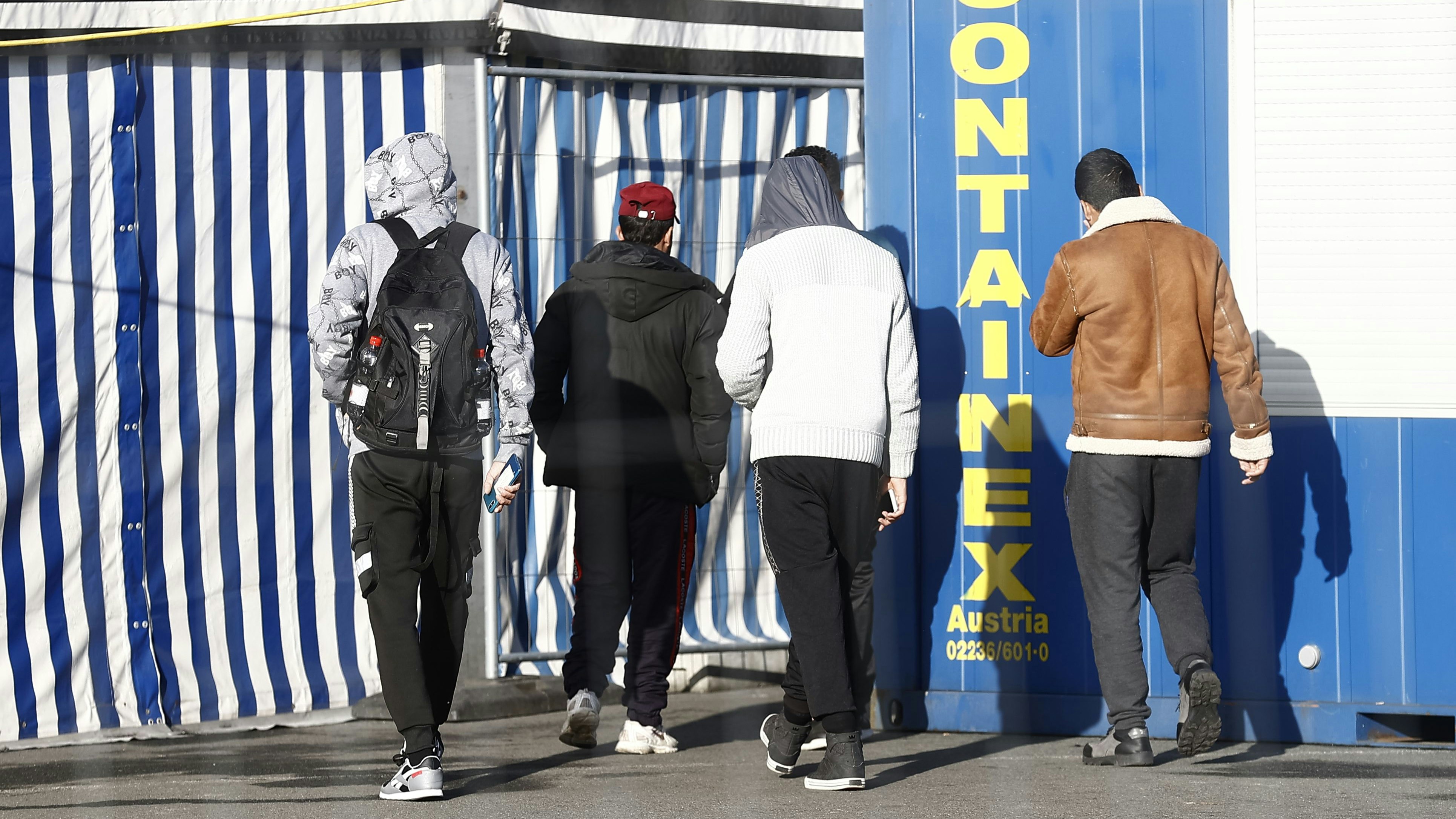 Die Zahl der Flüchtlinge, die Österreich verlassen, ist in den ersten 10 Monaten von 2023 um 25 Prozent gestiegen.