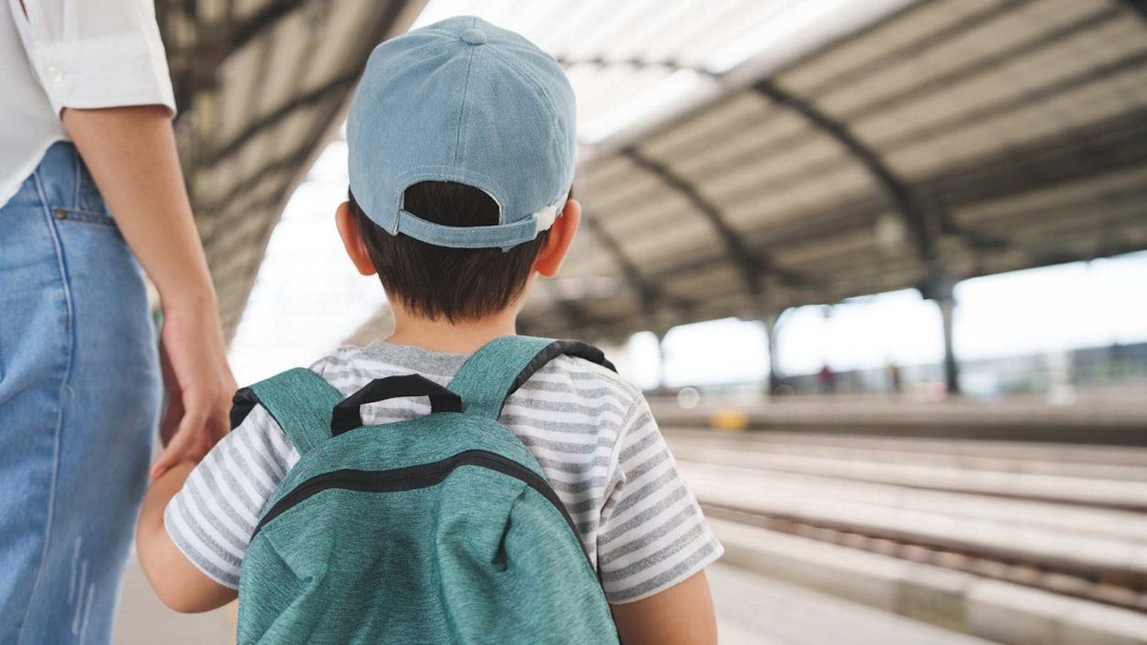 Kinder fahren bis 6 gratis, danach müssen sie zahlen. Das Top Jugendticket gibt's aber nur für Schüler.