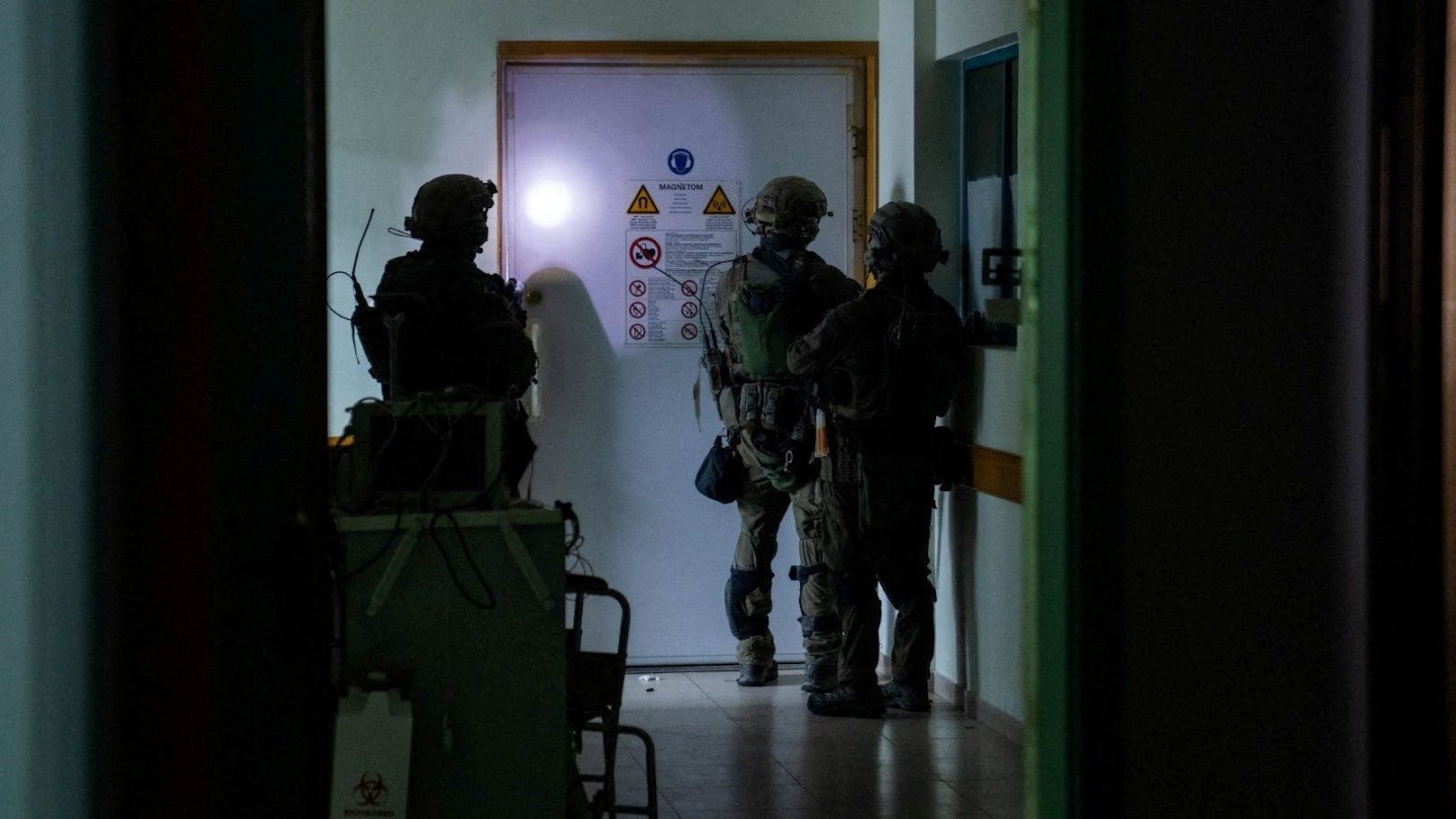 Am Mittwoch stürmten israelische Soldaten das Al-Shifa-Spital im Gazastreifen.