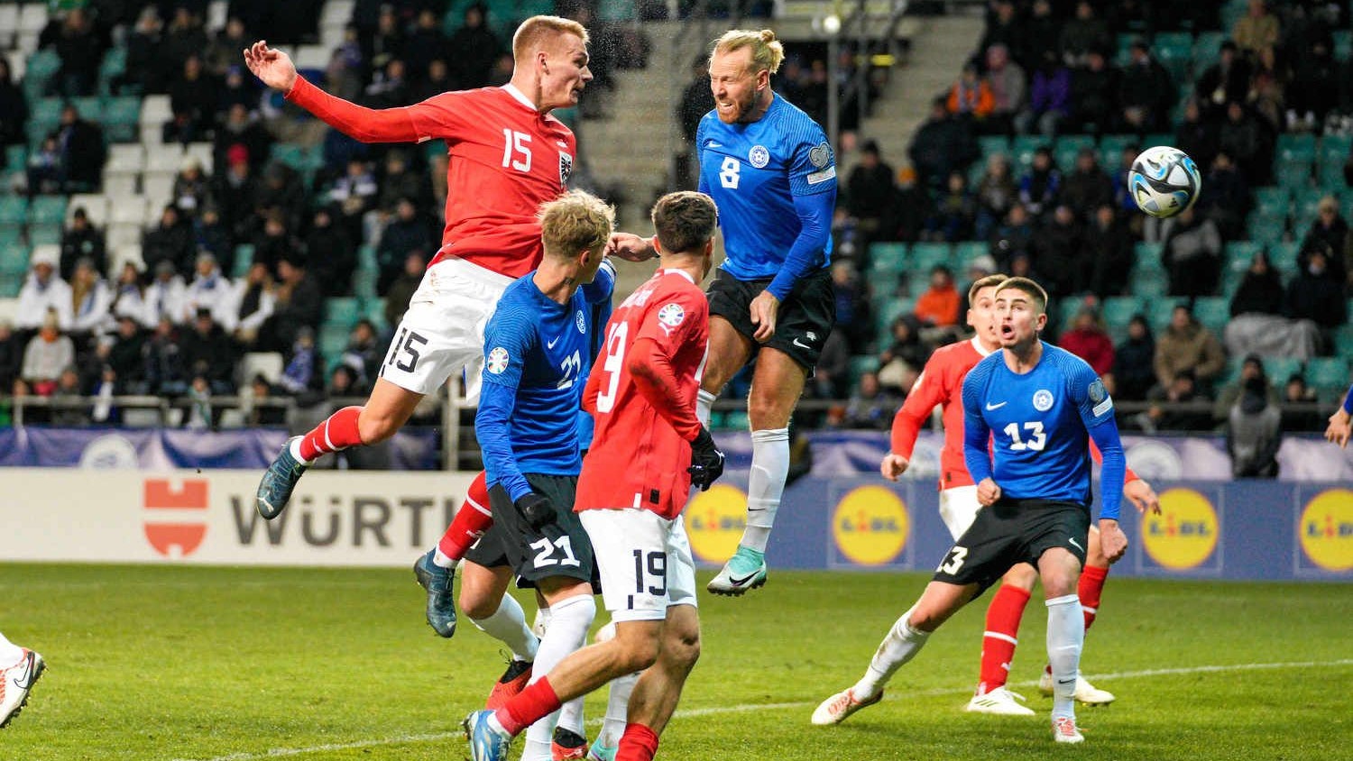 Hier köpft Lienhart zum 2:0 gegen Estland.