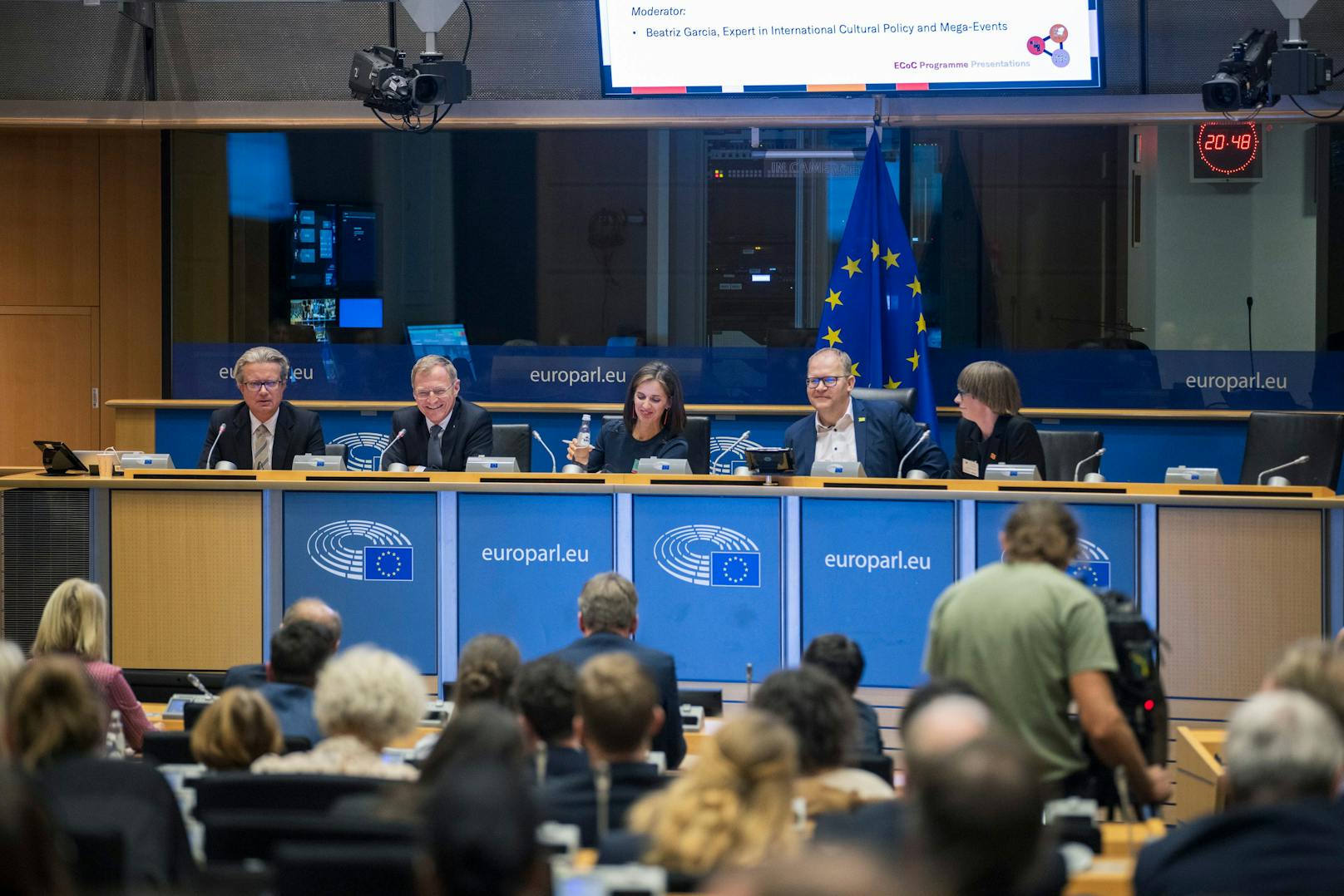 LH Christopher Drexler, LH Thomas Stelzer bei einer Podiumsdiskussion in Brüssel.