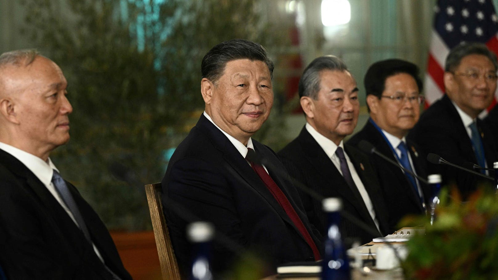 Biden machte deutlich, dass er und Xi künftig eher zum Telefonhörer greifen wollten, wenn sich eine Krise entwickele.