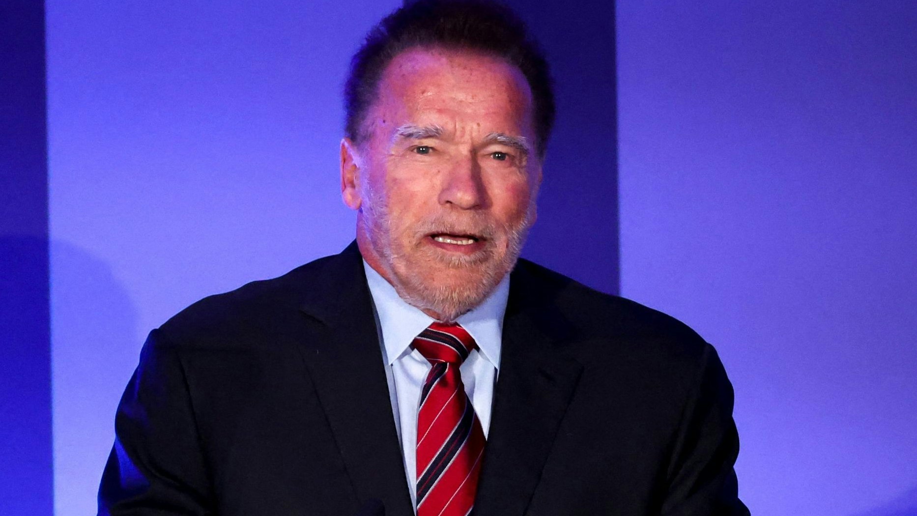 Arnold Schwarzenegger sieht sich mit einer Klage konfrontiert.