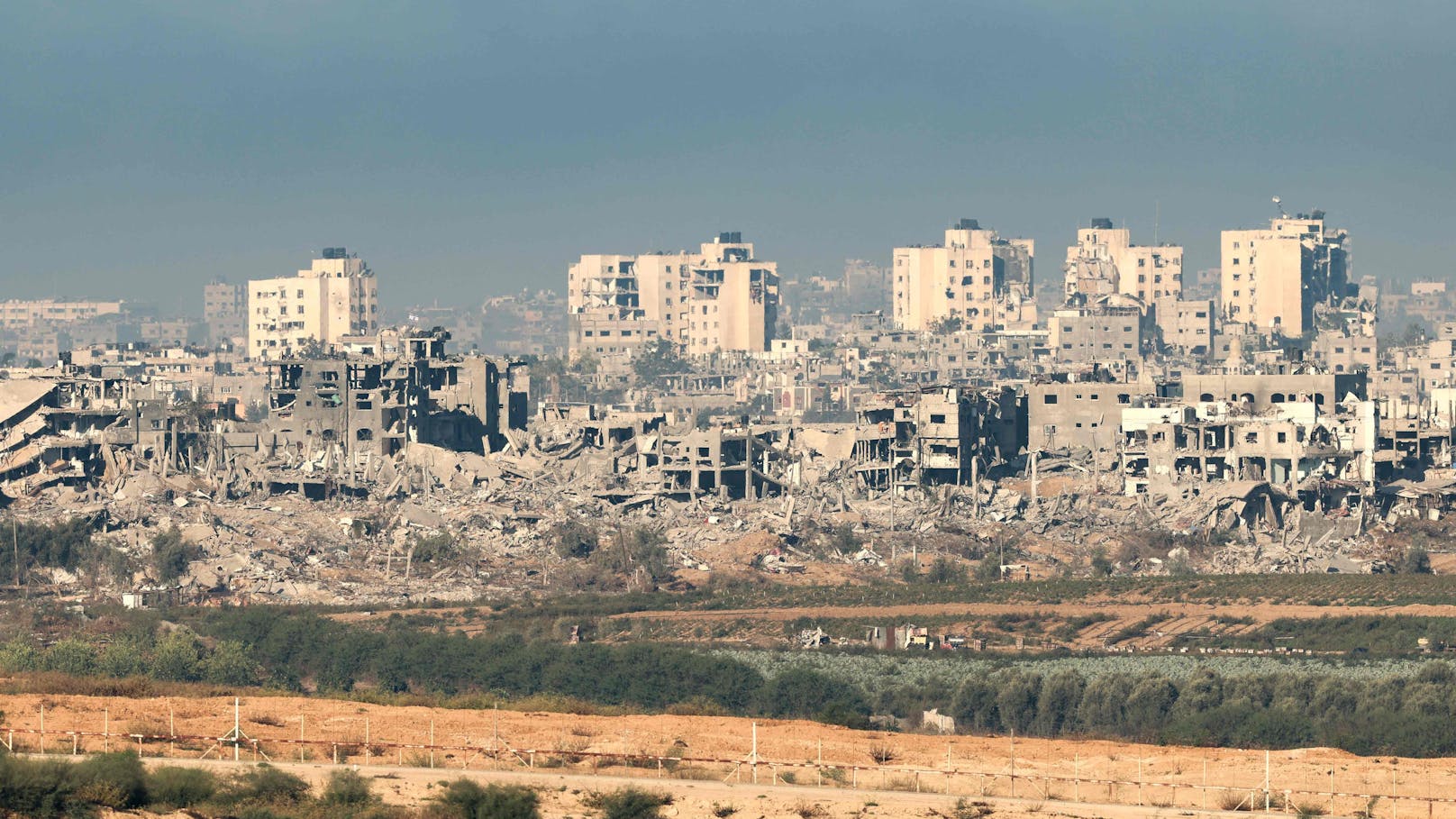 Der Weltsicherheitsrat hat am Mittwoch eine Resolution mit der Forderung nach Feuerpausen im Gazastreifen verabschiedet.