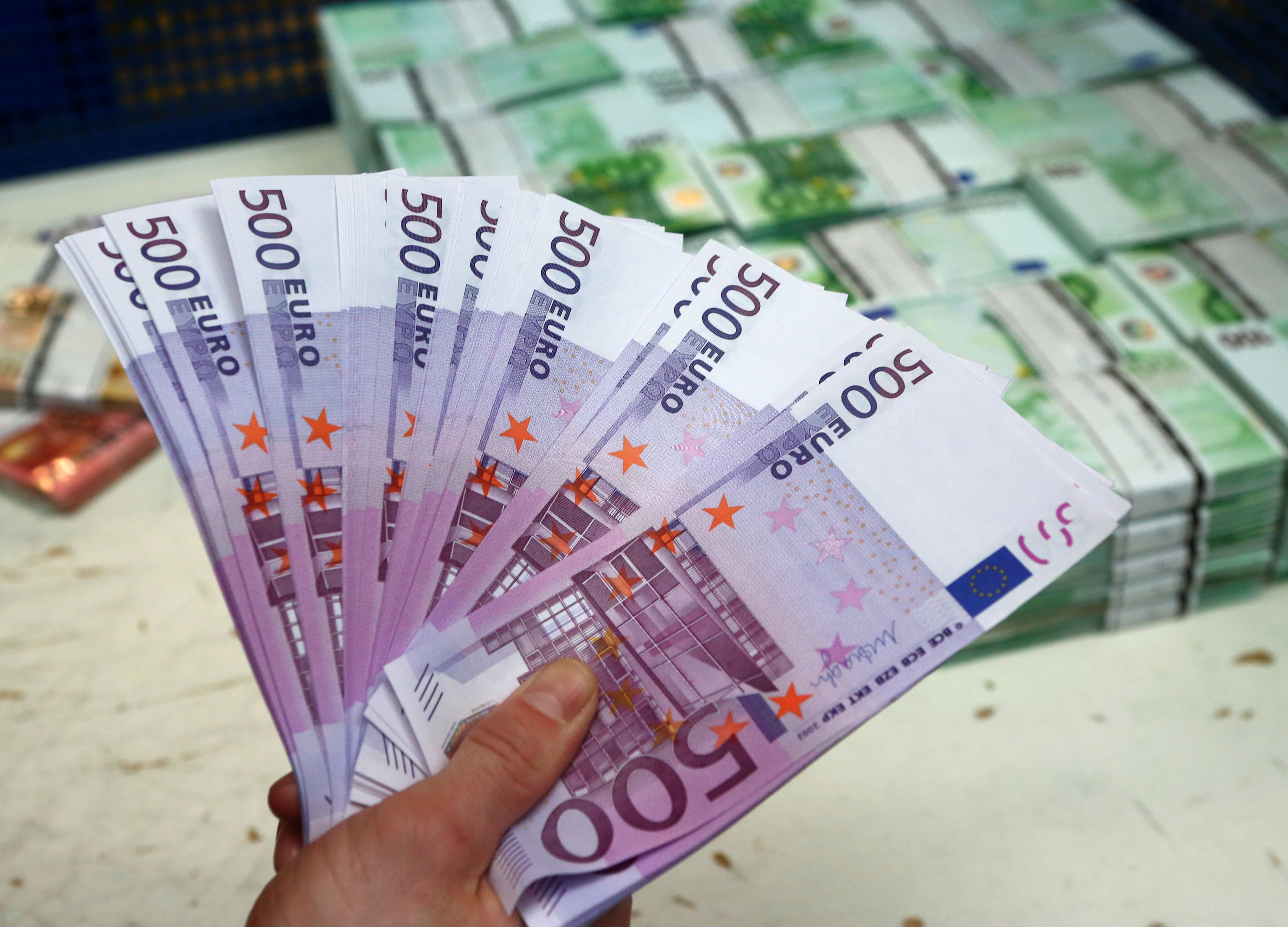 Die Regierung will auch für die kommenden Jahre ordentlich Geld für Boni in die Hand nehmen.