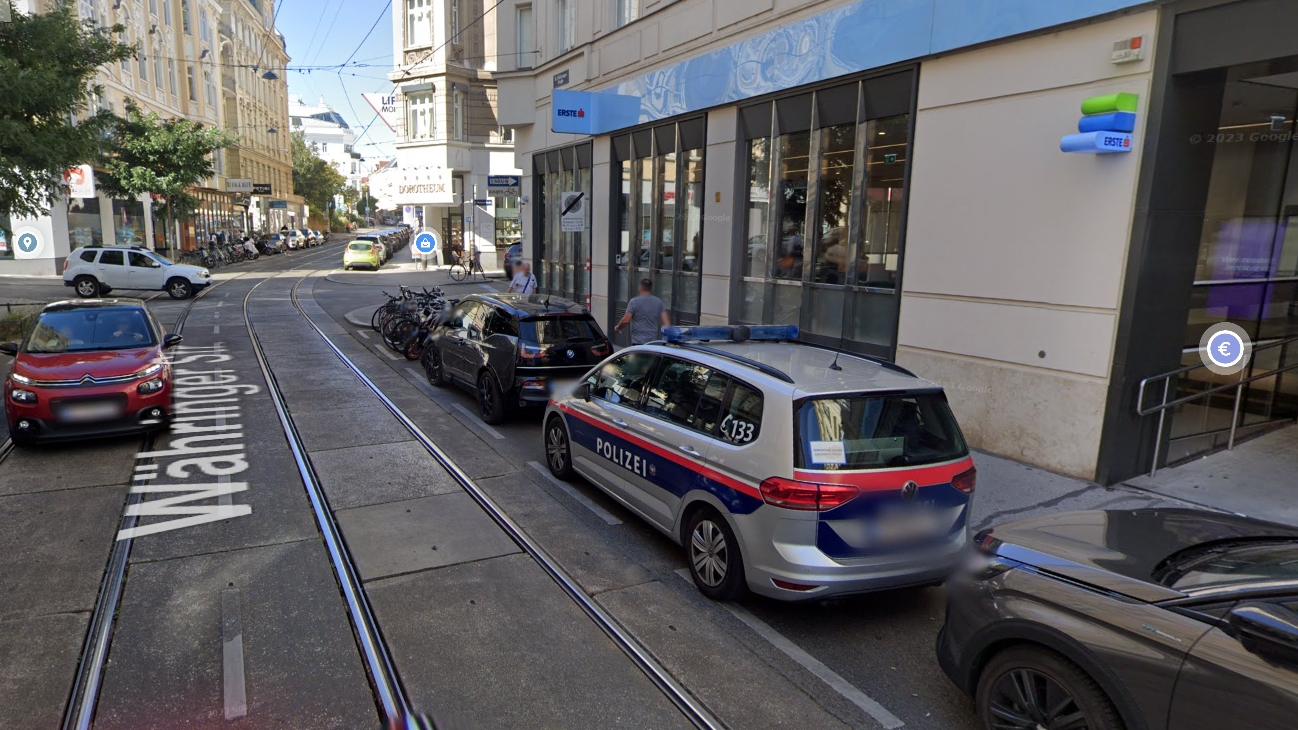 Ein Mann versuchte ein kleines Mädchen zu entführen.