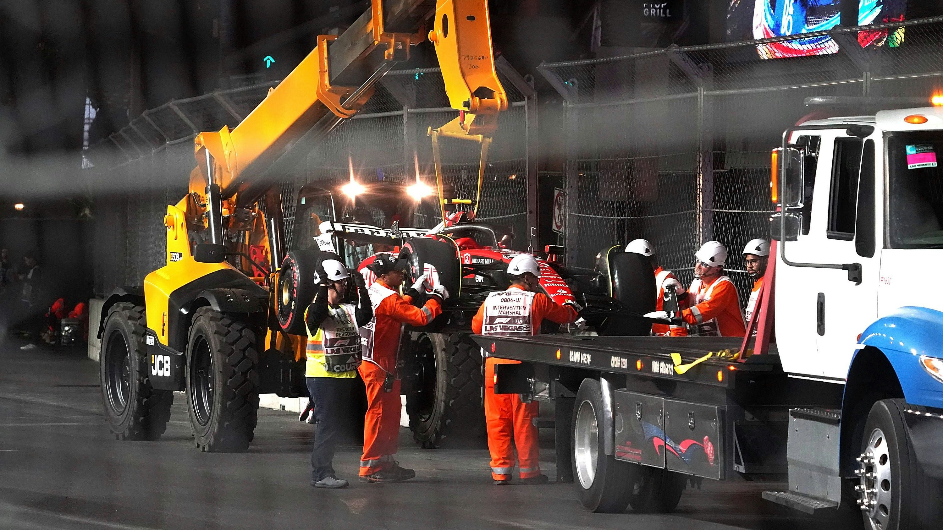 Carlos Sainz hängt am Haken