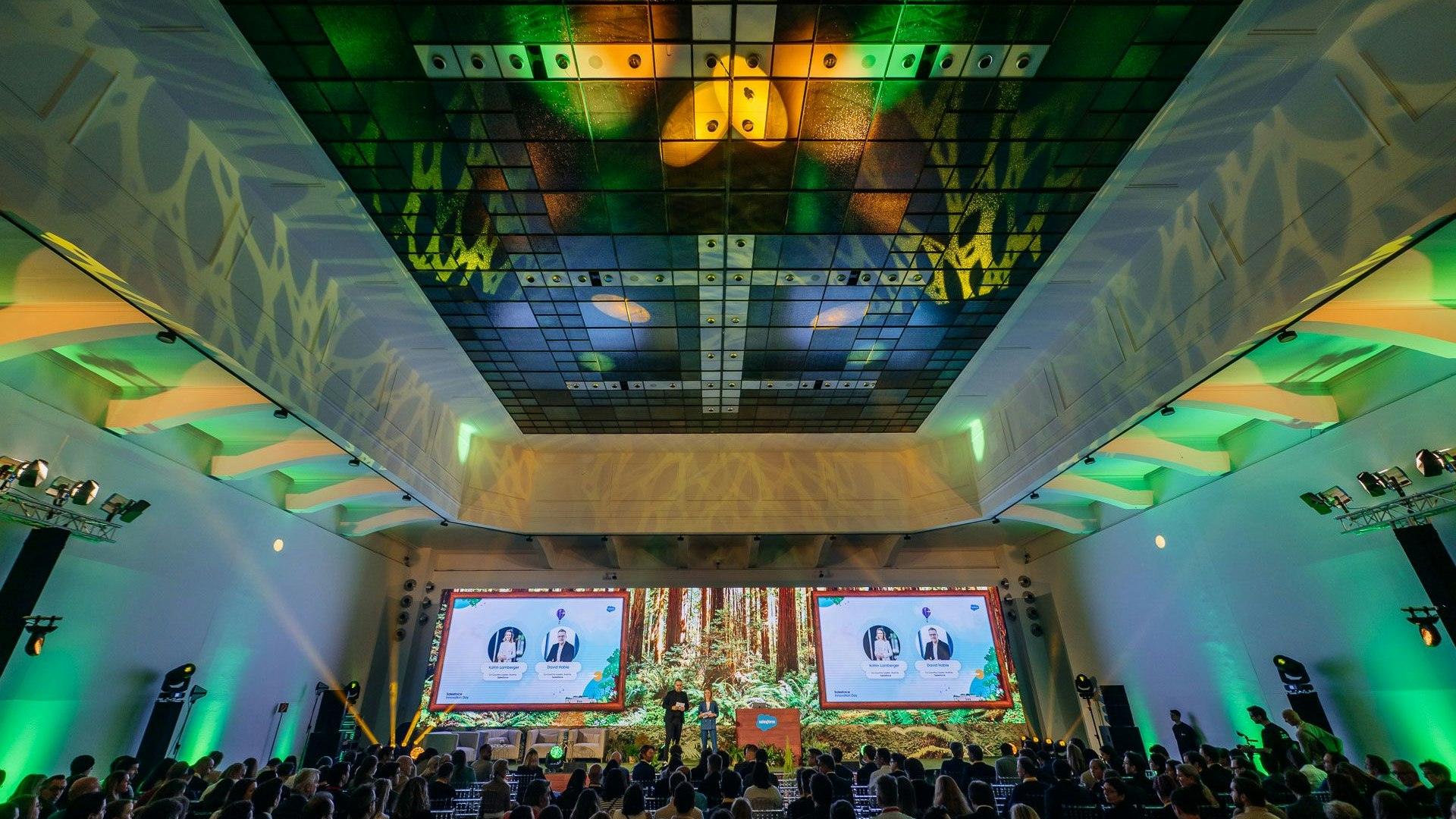 Salesforce Innovation Day Wien: Die Erfolgsformel lautet KI+Daten+CRM+Vertrauen.