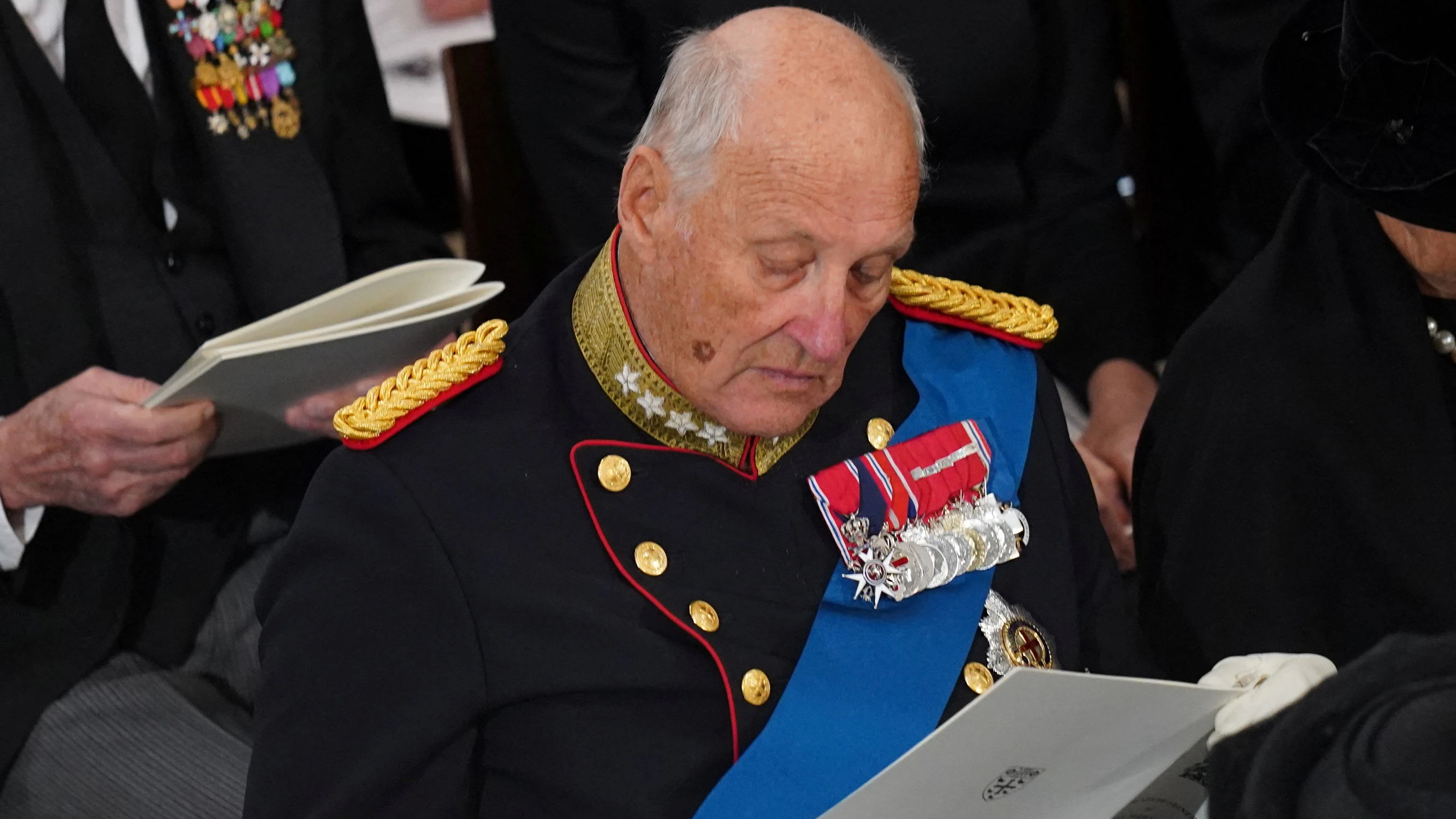 Heute.at - Termine abgesagt! König Harald (89) erneut im Spital