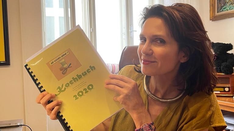 Anwältin Astrid Wagner erhielt ein Exemplar eines Kochbuchs des mutmaßlichen Kannibalen – dem Seekiller Alfred U.