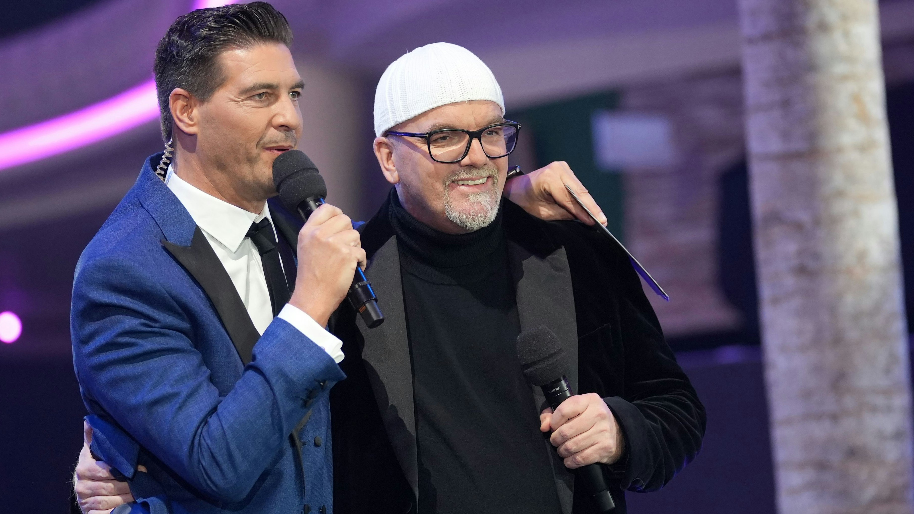 Durch "Die Gala für Licht ins Dunkel" führte Norbert Oberhauser - hier mit DJ Ötzi.