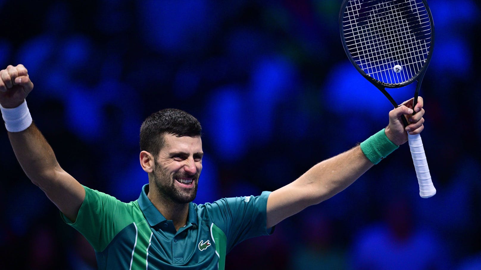 Djokovic lässt Sinner keine Chance, knackt Rekord