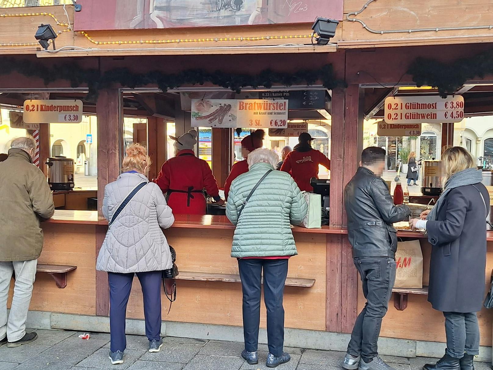 Seit dem Wochenende hat der Linzer Christkindlmarkt geöffnet. 