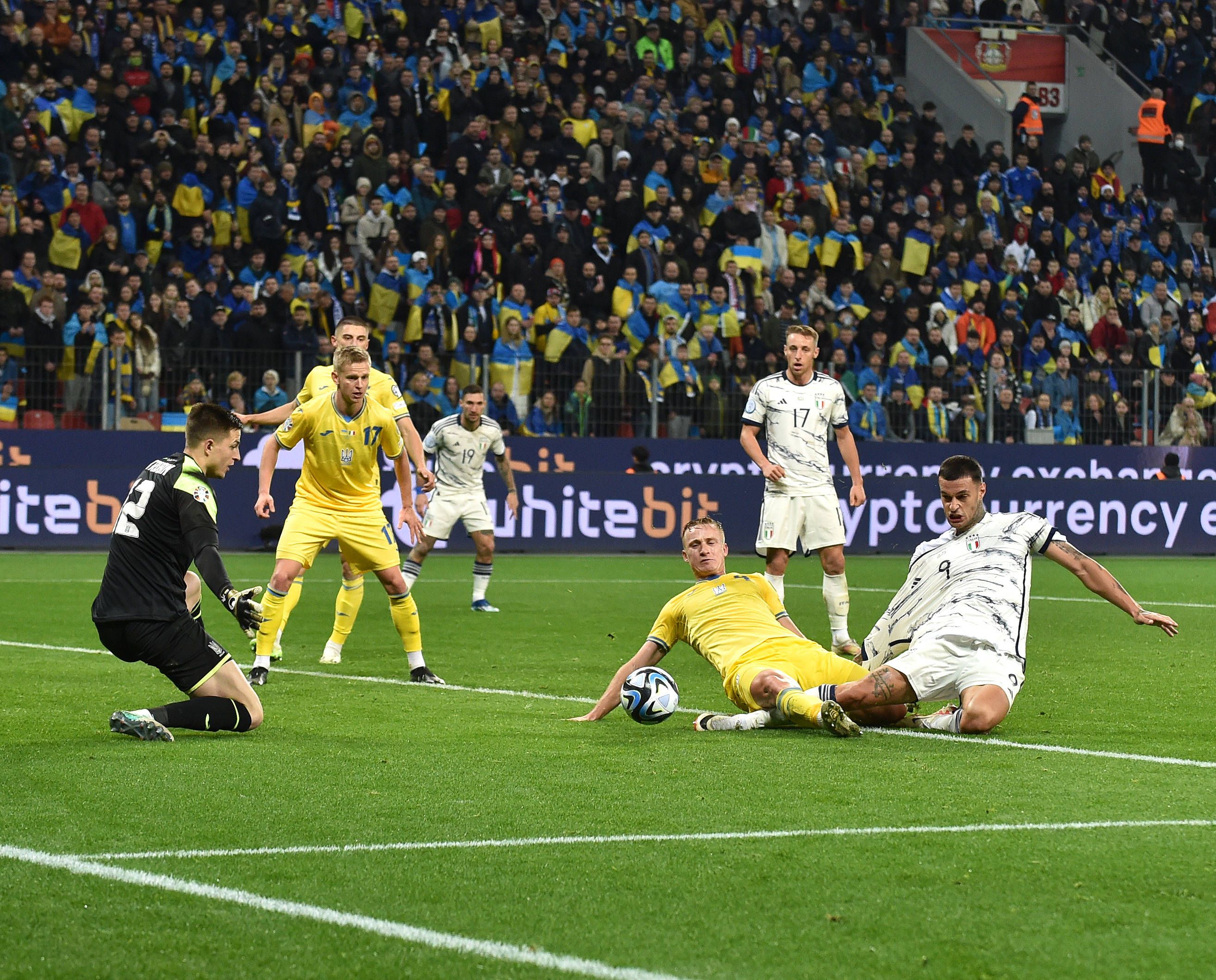 Mit großem Einsatz kam Italien zu einem 0:0 gegen die Ukraine.