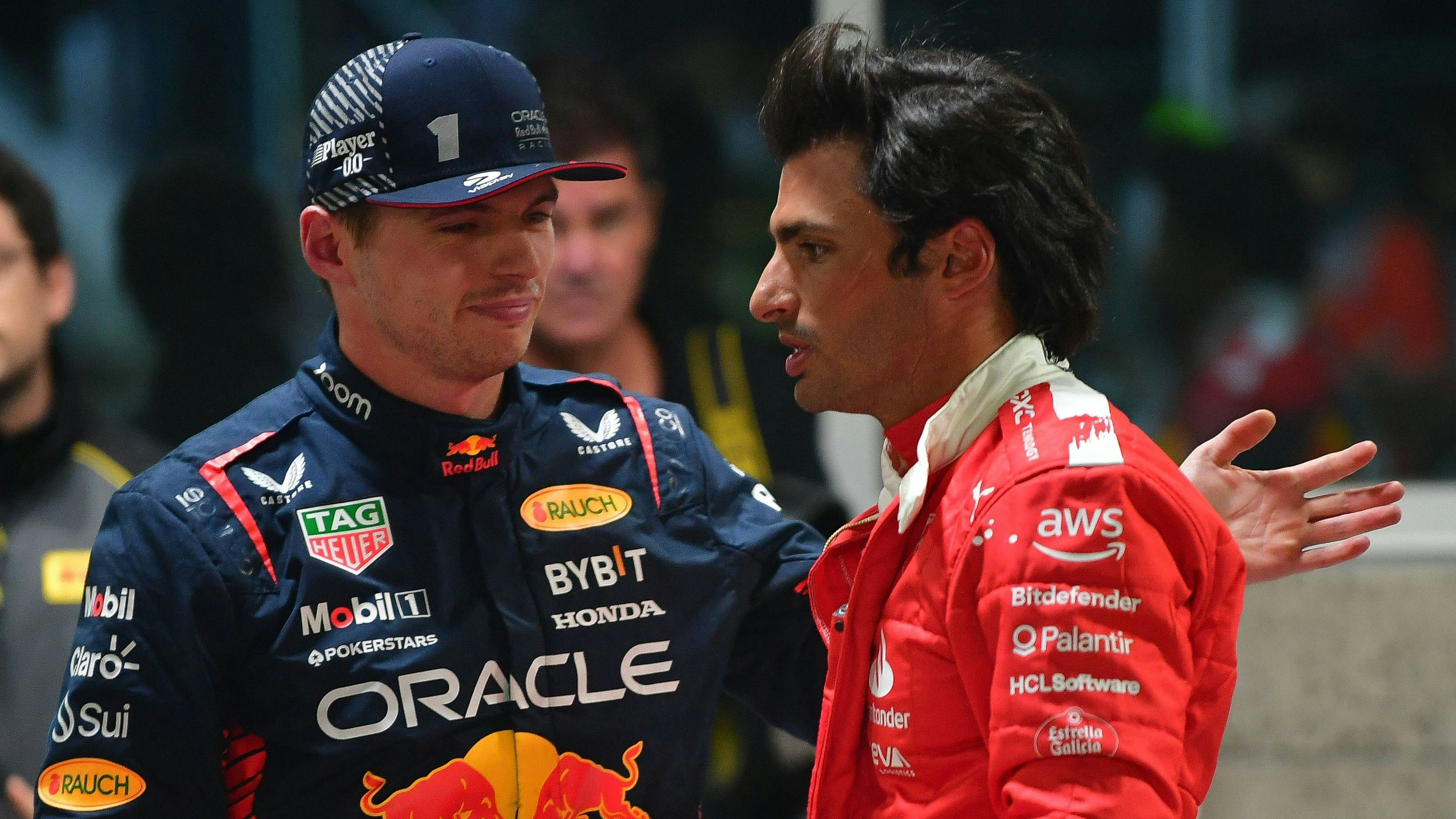 Max Verstappen und Carlos Sainz ärgerten sich über die Ölspur am Start. 