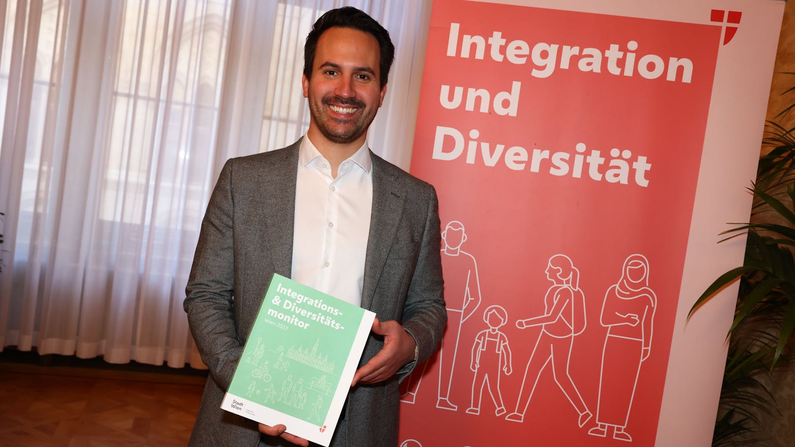 Integrationsstadtrat Christoph Wiederkehr (Neos) präsentierte am Dienstag den Integrationsbericht der Stadt Wien.