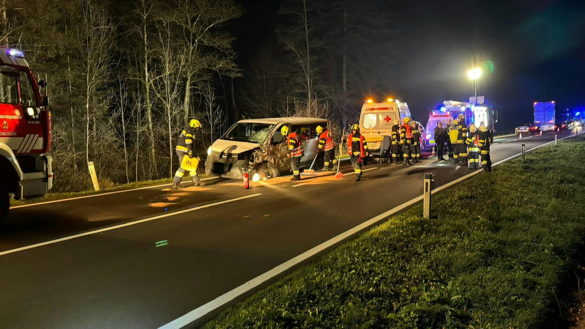 In Ilztal kam es am Montagabend zu einer einer Kollision zweier Kleintransporter. Beide Fahrzeuglenker waren alkoholisiert und wurden verletzt.