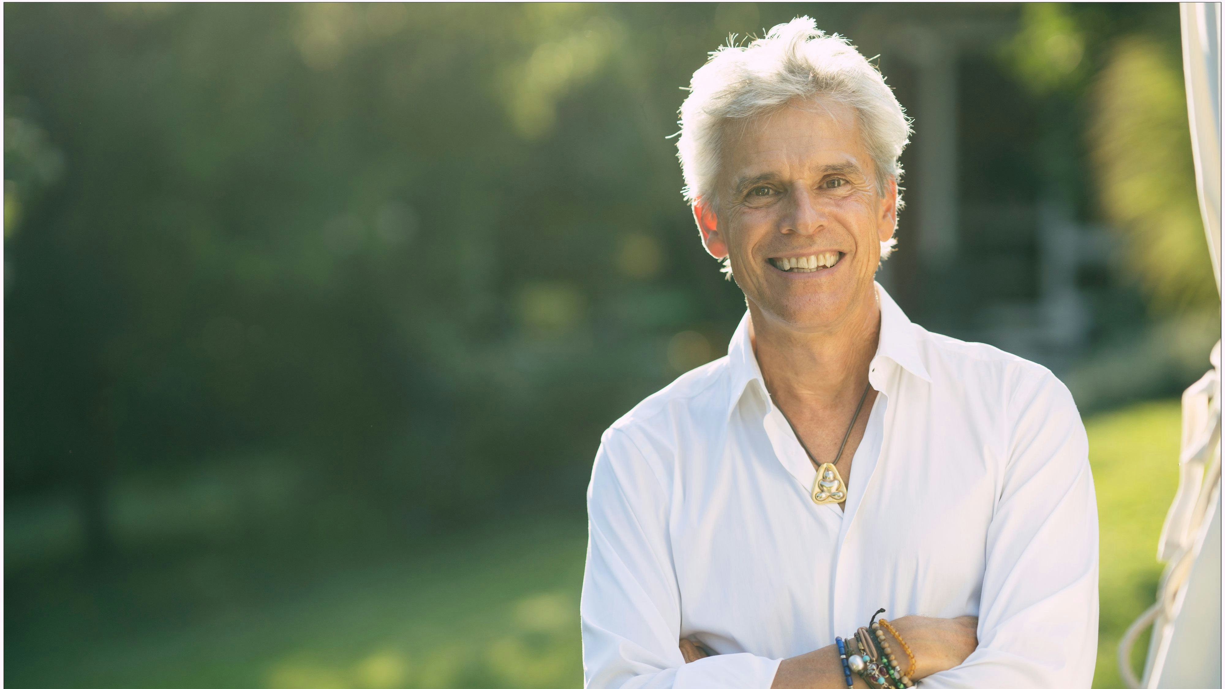 Auch wenn Thomas Brezina für sein Lächeln und positives Denken bekannt ist, hatte es es nicht immer leicht…