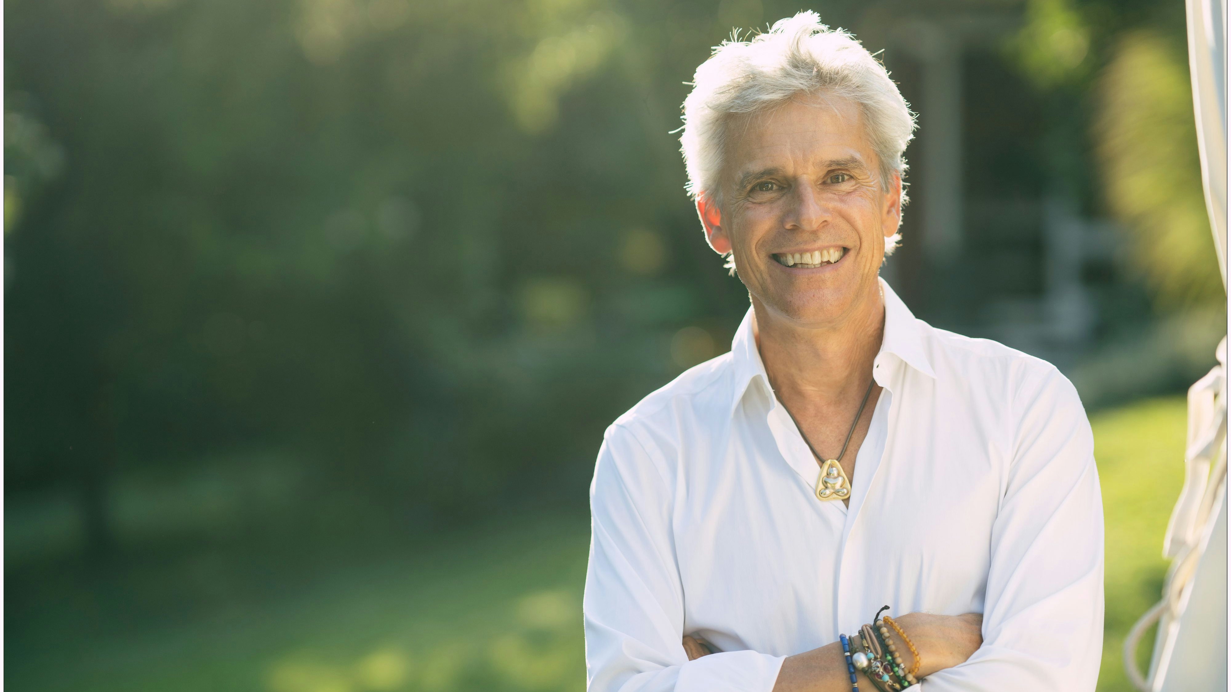 Auch wenn Thomas Brezina für sein Lächeln und positives Denken bekannt ist, hatte es es nicht immer leicht…