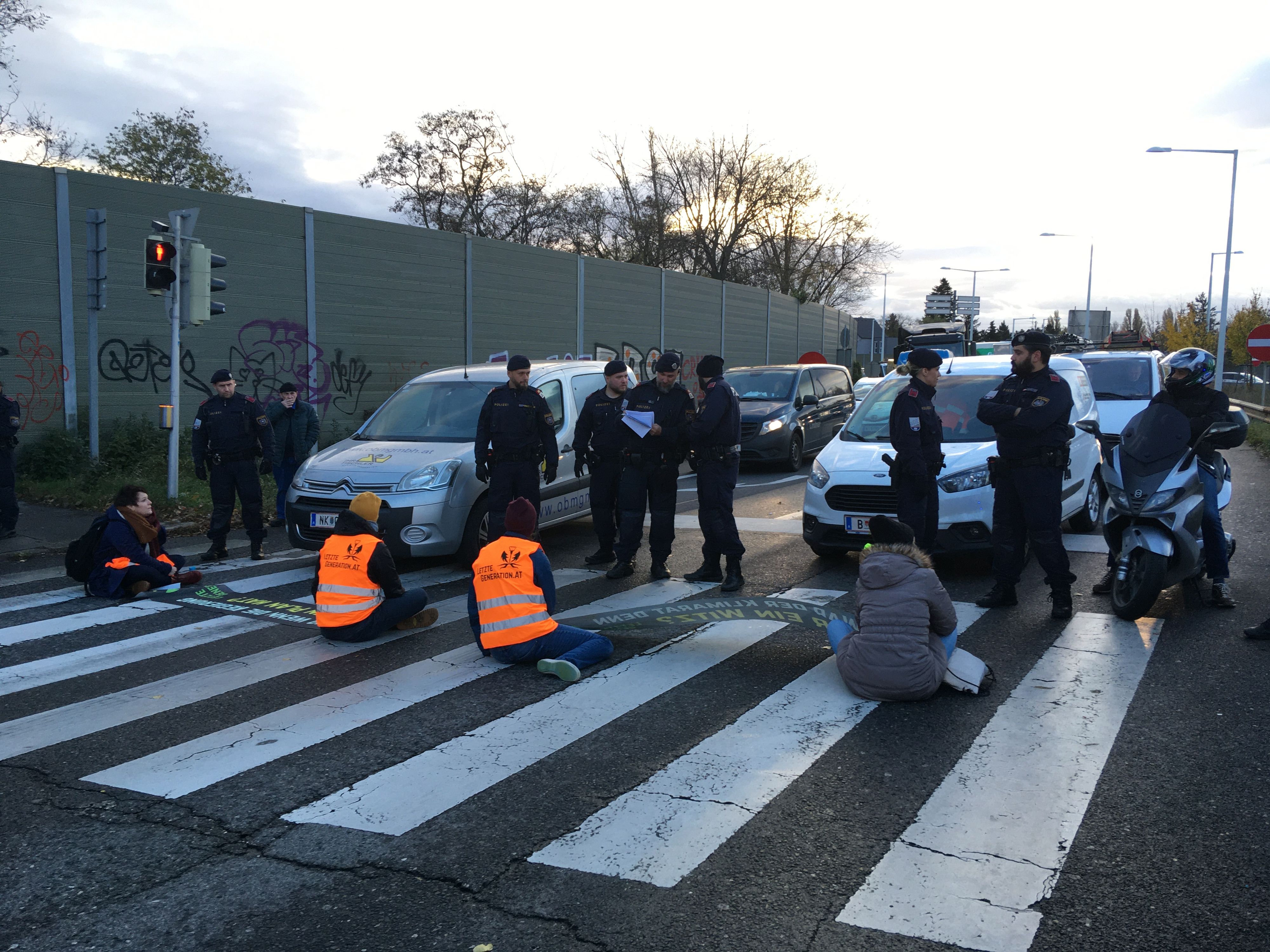 Völlig aufgelöst flehte die Mutter die Aktivisten an – vergeblich.