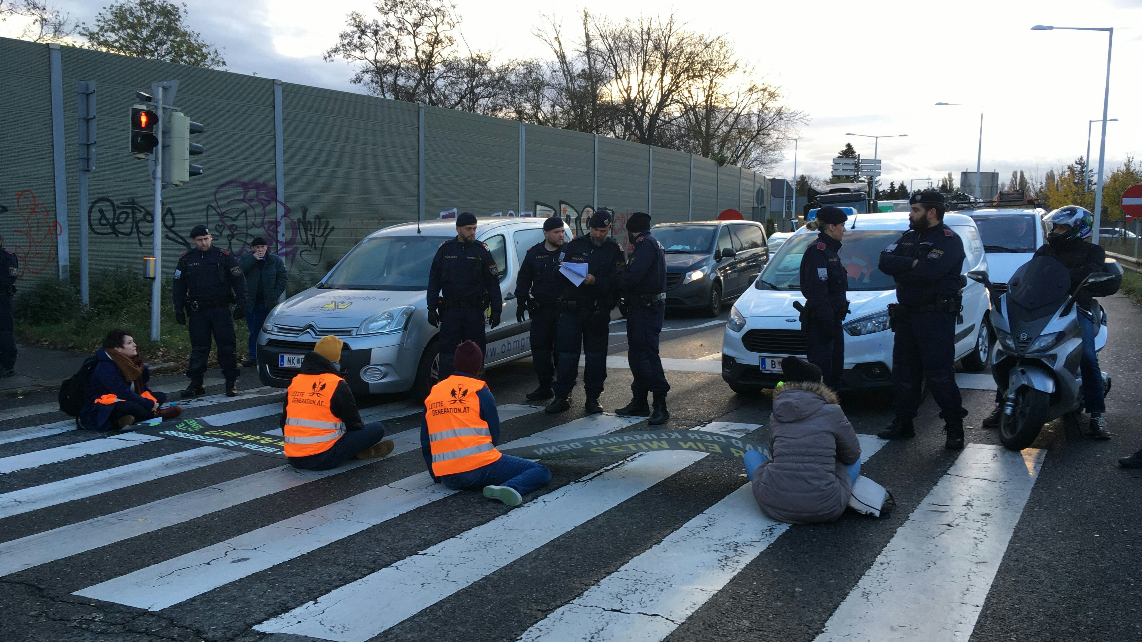 Völlig aufgelöst flehte die Mutter die Aktivisten an – vergeblich.