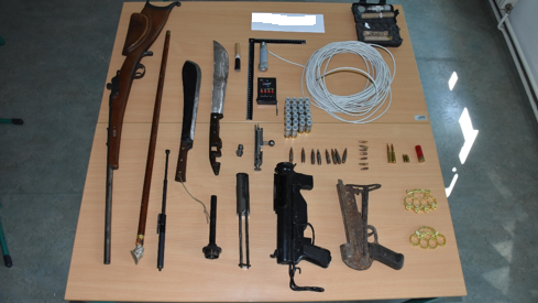 Außerdem wurden Sprengmittel und Kriegsmaterial beschlagnahmt und Bildmaterial nach dem Verbotsgesetz gesichert.